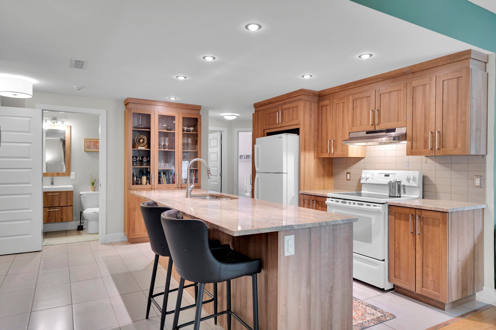 









1220


Ch. d'Aylmer

, 1,
Gatineau (Aylmer),




QC
J9H7L2

