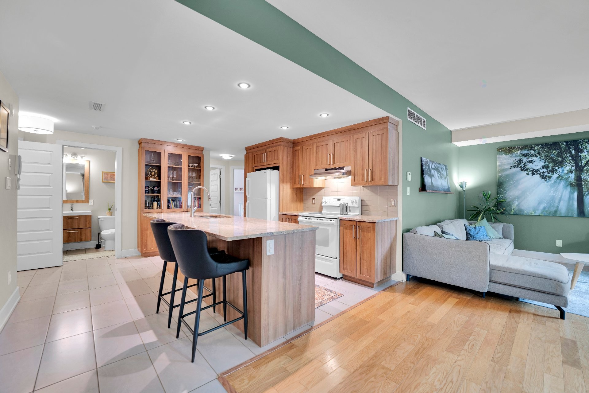 









1220


Ch. d'Aylmer

, 1,
Gatineau (Aylmer),




QC
J9H7L2

