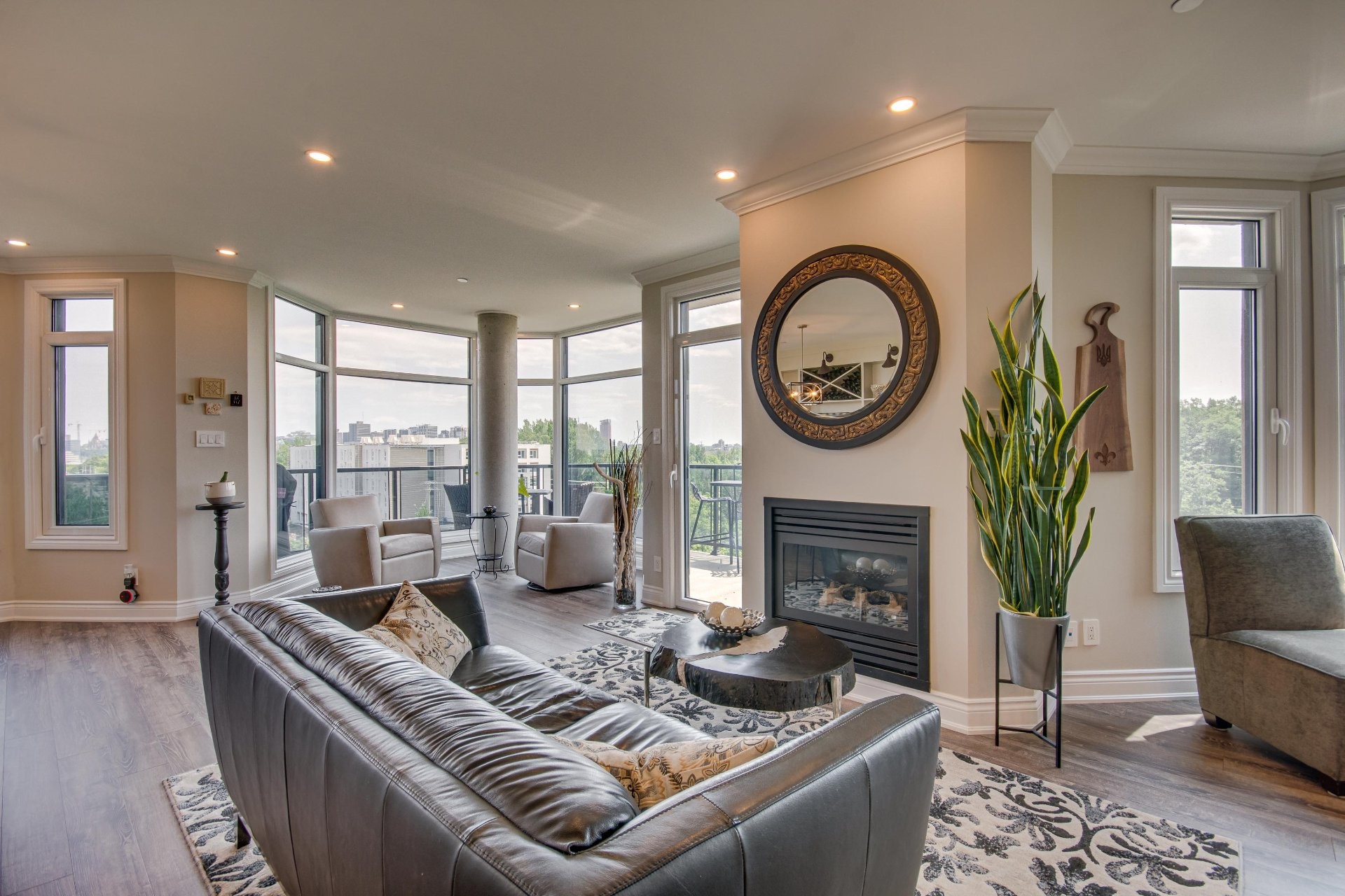 









224


Boul. Alexandre-Taché

, 501,
Gatineau (Hull),




QC
J9A0B8

