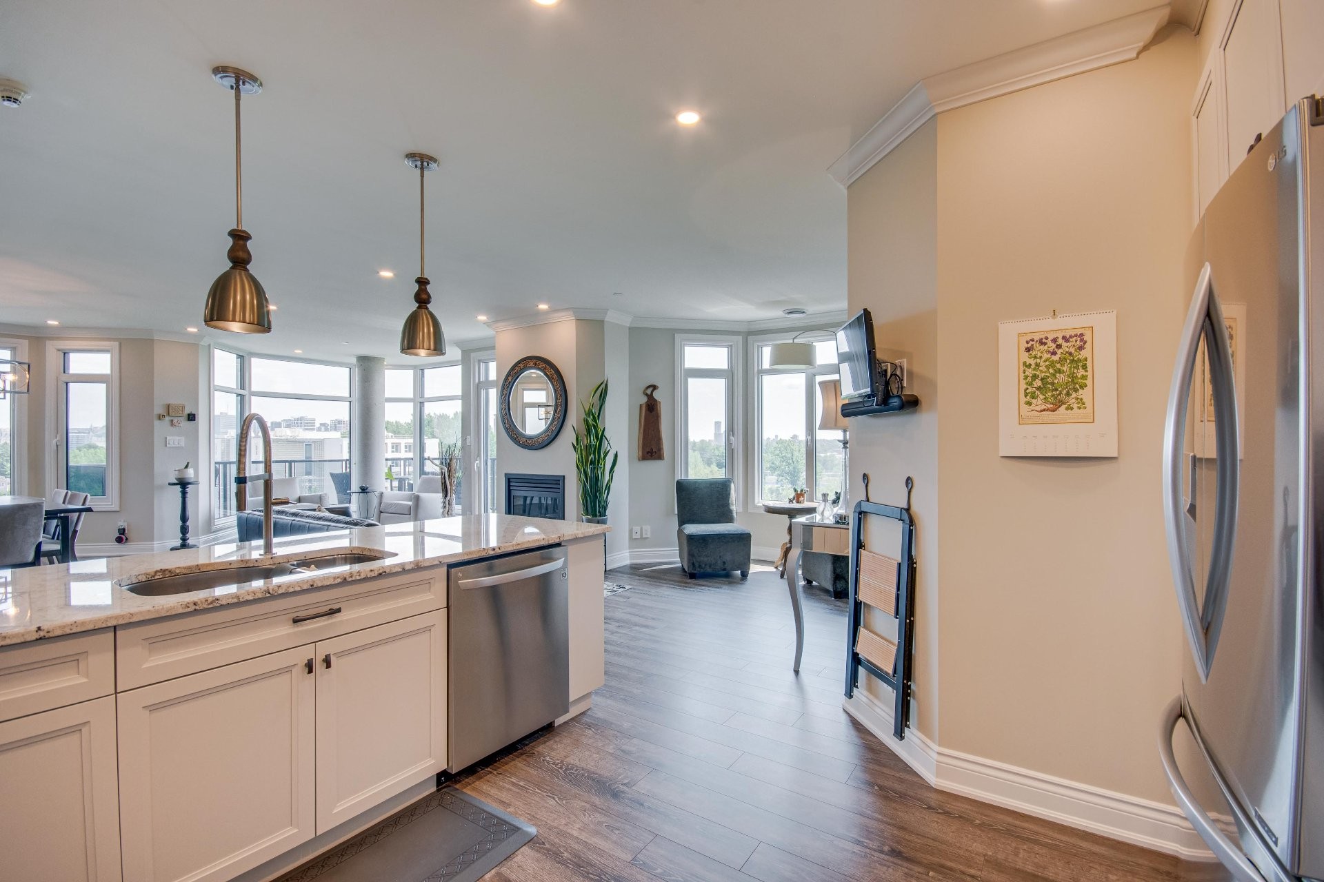 









224


Boul. Alexandre-Taché

, 501,
Gatineau (Hull),




QC
J9A0B8

