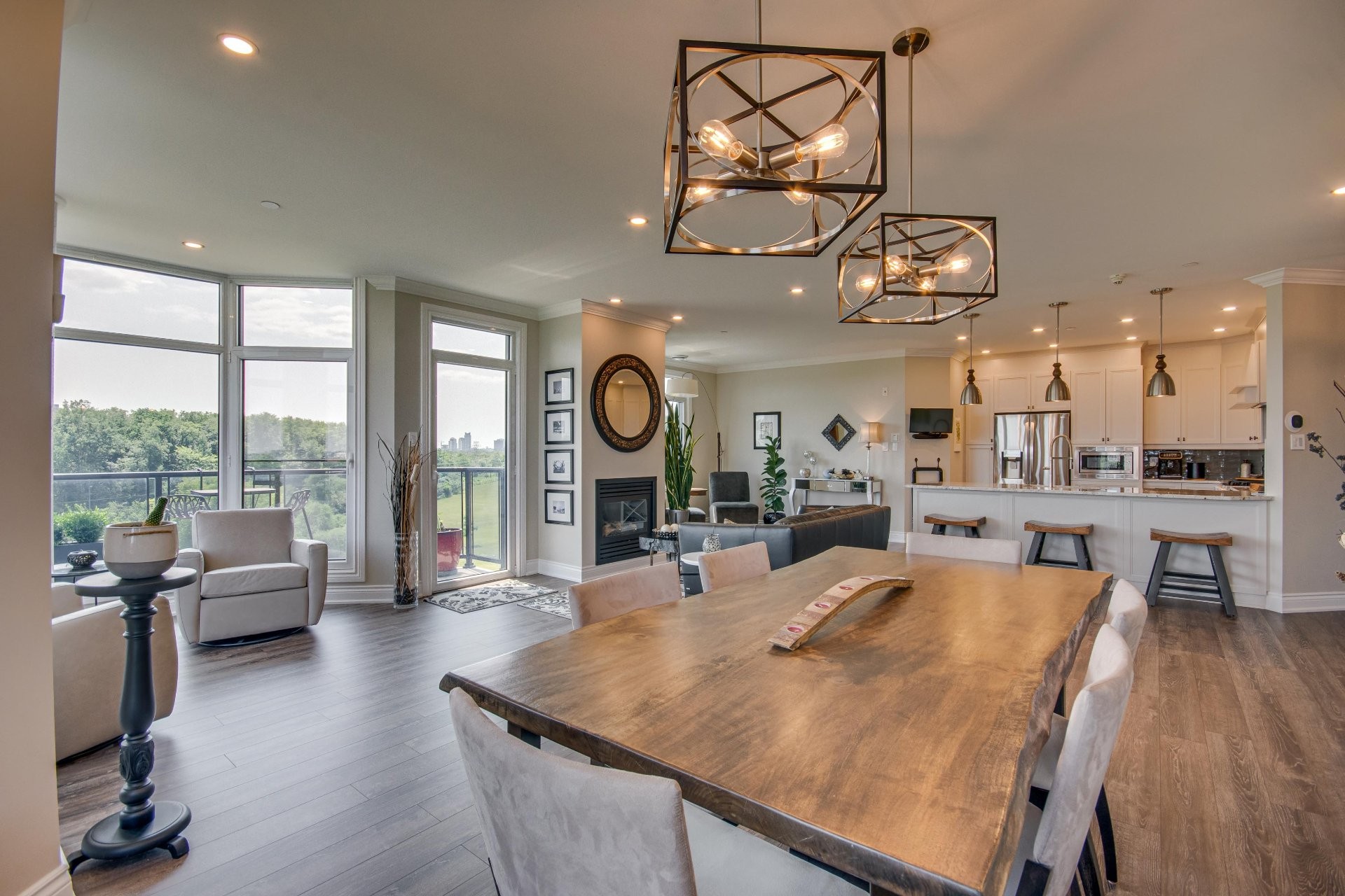 









224


Boul. Alexandre-Taché

, 501,
Gatineau (Hull),




QC
J9A0B8

