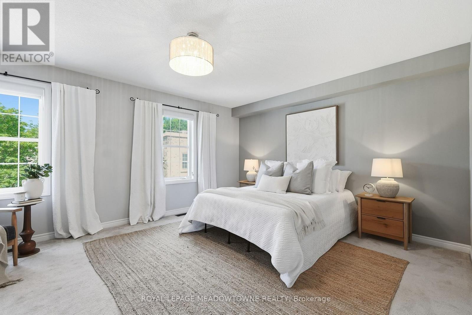 












5C JAMES STREET

,
Halton Hills,




Ontario
L7G2H2

