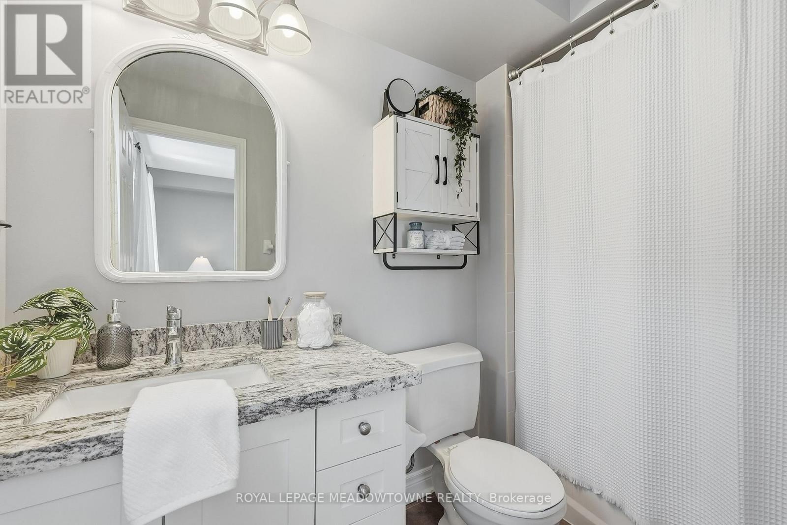 












5C JAMES STREET

,
Halton Hills,




Ontario
L7G2H2

