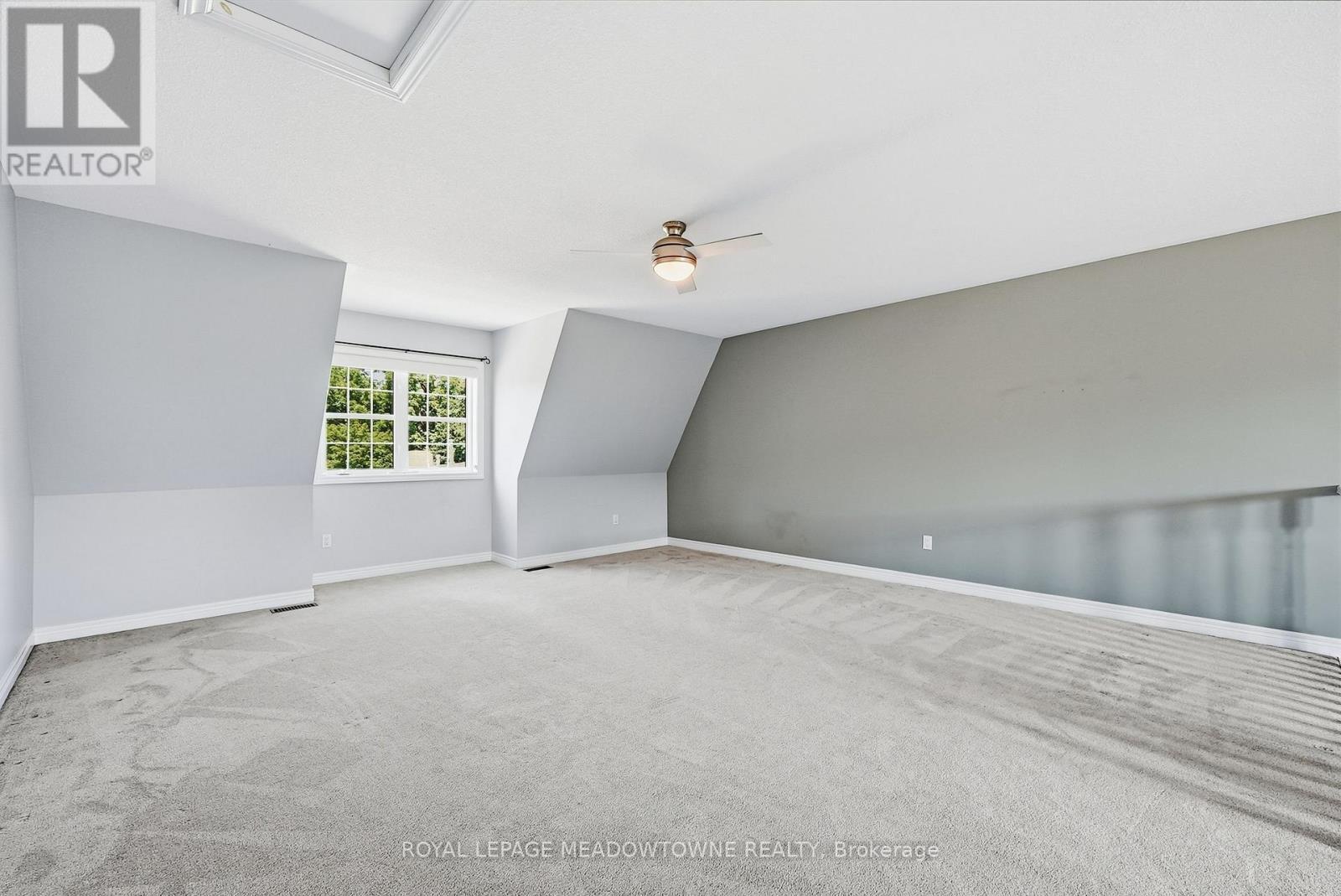 












5C JAMES STREET

,
Halton Hills,




Ontario
L7G2H2

