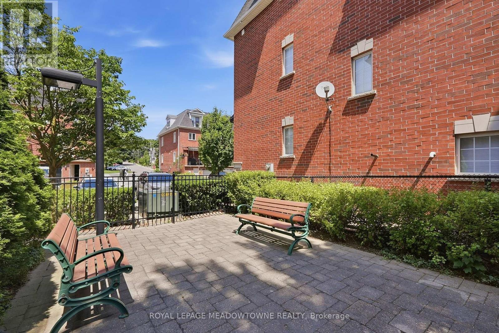 












5C JAMES STREET

,
Halton Hills,




Ontario
L7G2H2

