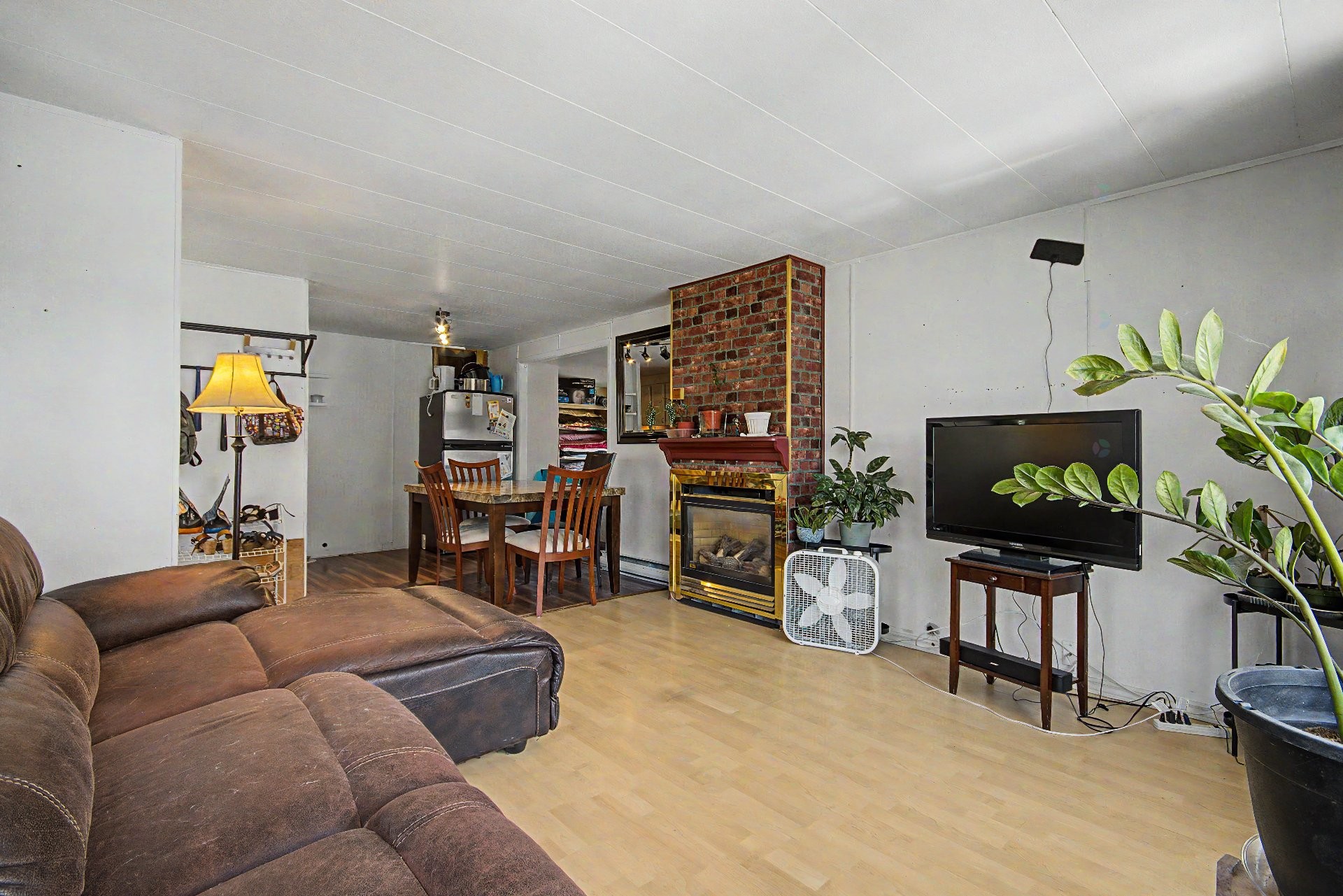 









3950


Boul. Sir-Wilfrid-Laurier

, 541,
Longueuil (Saint-Hubert),




QC
J3Y5Y9

