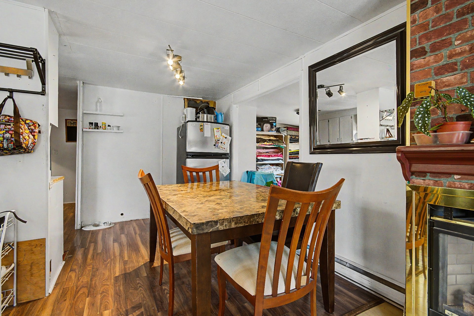 









3950


Boul. Sir-Wilfrid-Laurier

, 541,
Longueuil (Saint-Hubert),




QC
J3Y5Y9


