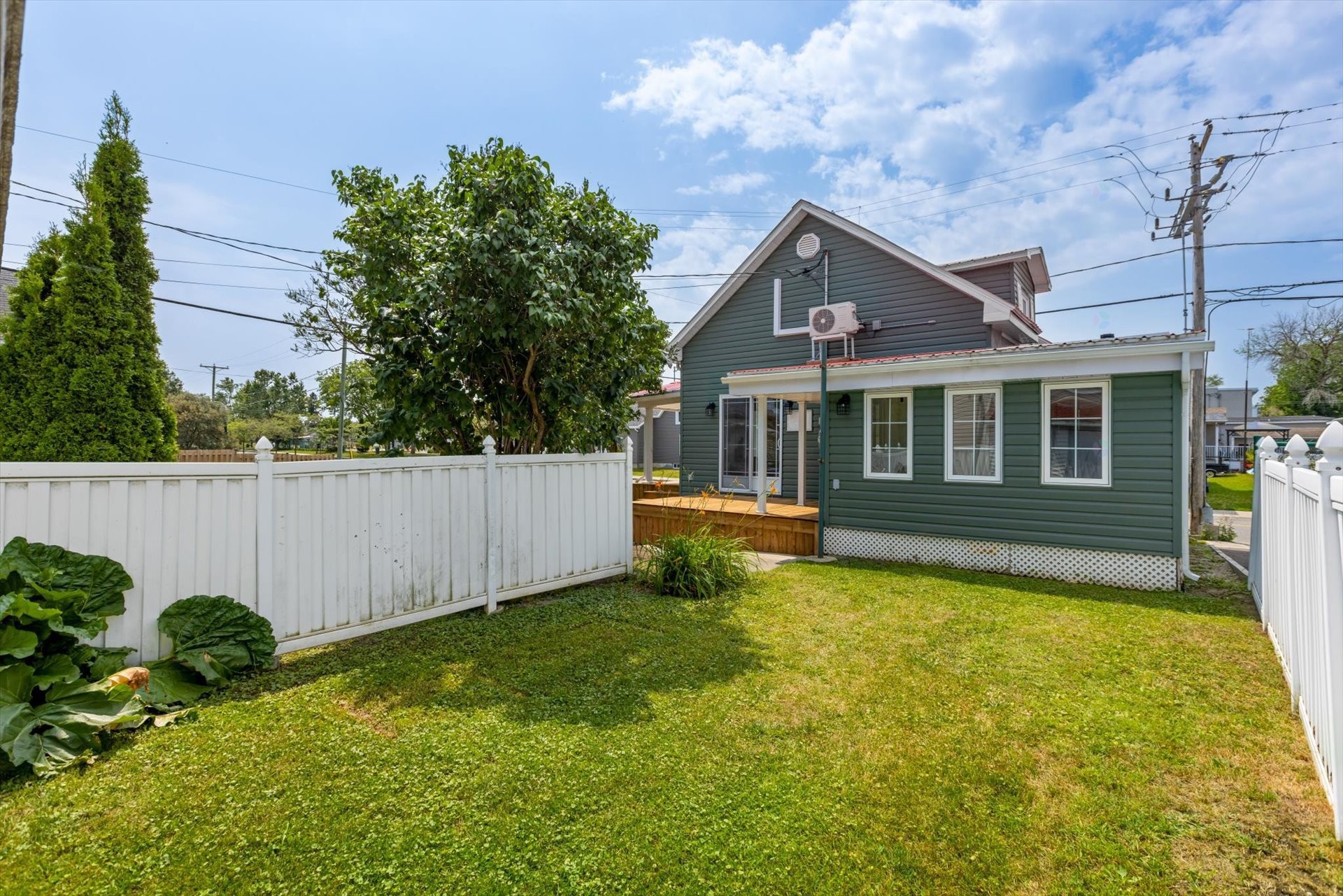 









346


Av. Ste-Dorothée

,
Louiseville,




QC
J5V1R1

