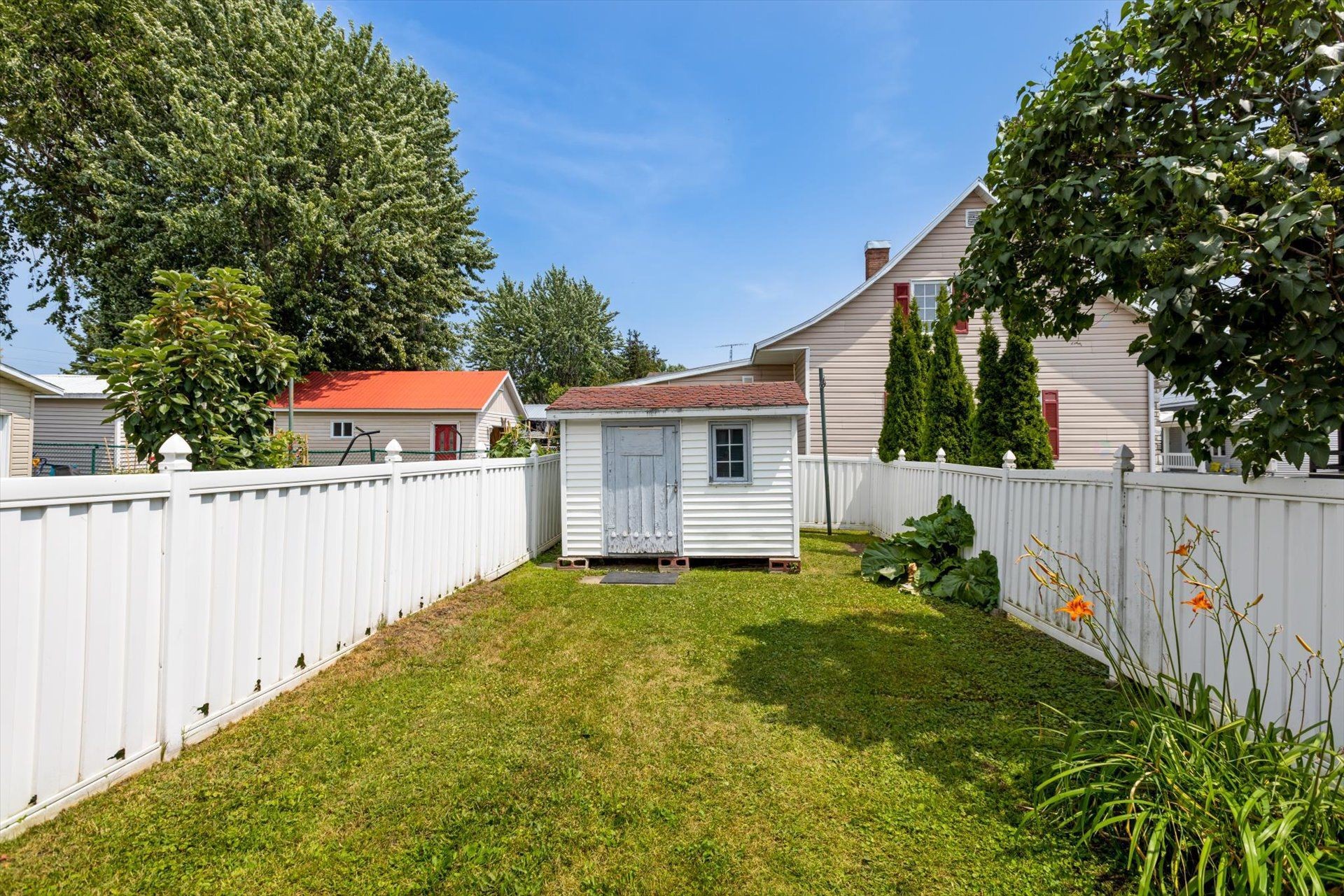 









346


Av. Ste-Dorothée

,
Louiseville,




QC
J5V1R1

