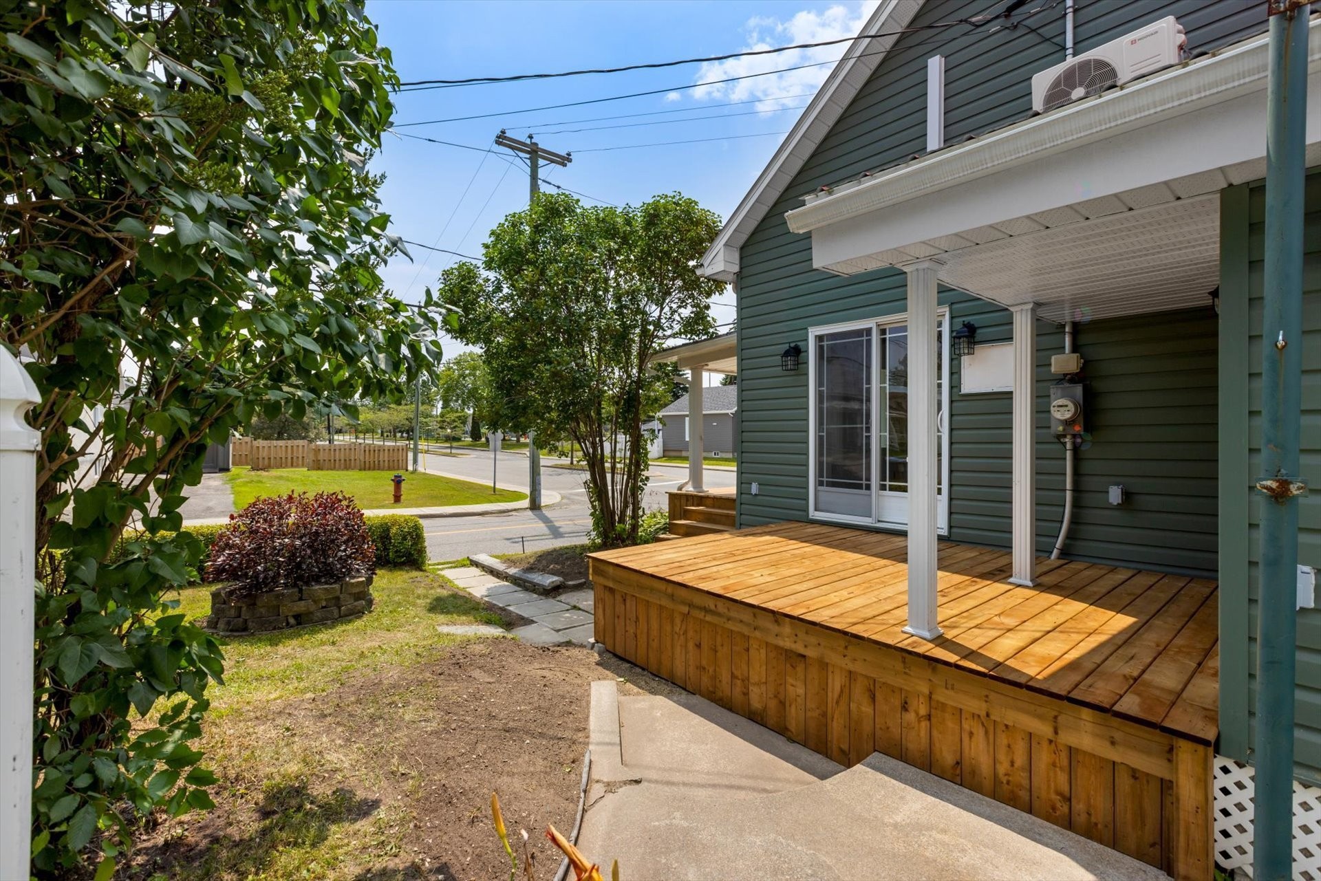 









346


Av. Ste-Dorothée

,
Louiseville,




QC
J5V1R1

