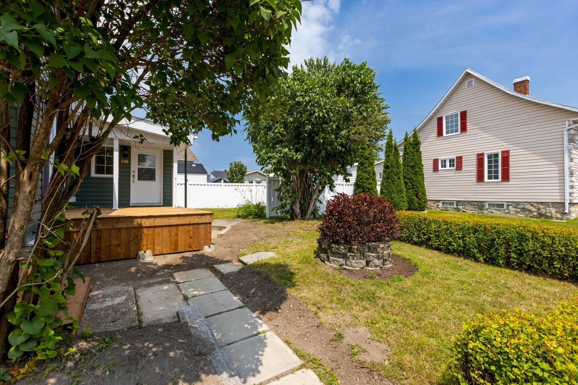 









346


Av. Ste-Dorothée

,
Louiseville,




QC
J5V1R1

