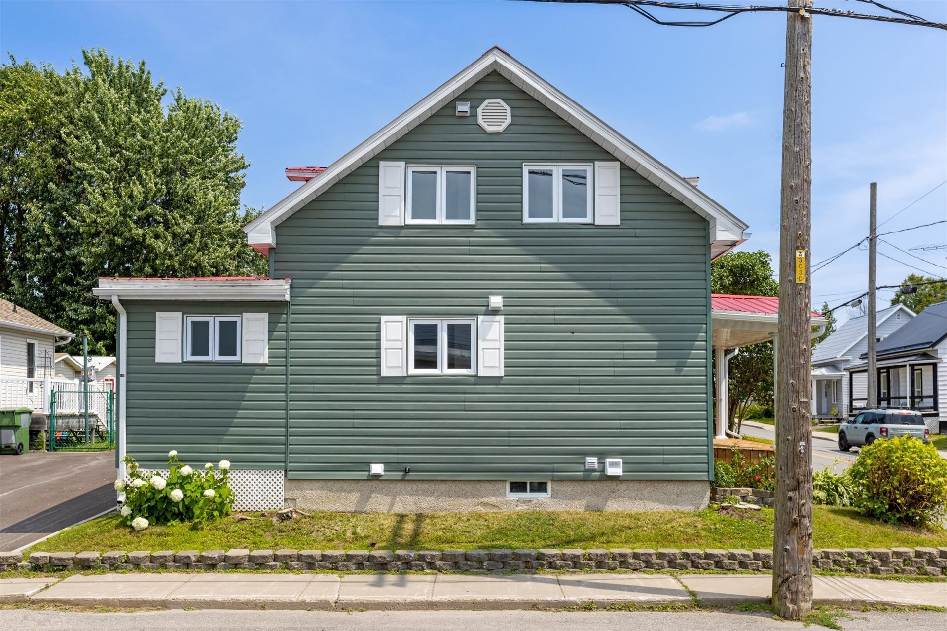 









346


Av. Ste-Dorothée

,
Louiseville,




QC
J5V1R1

