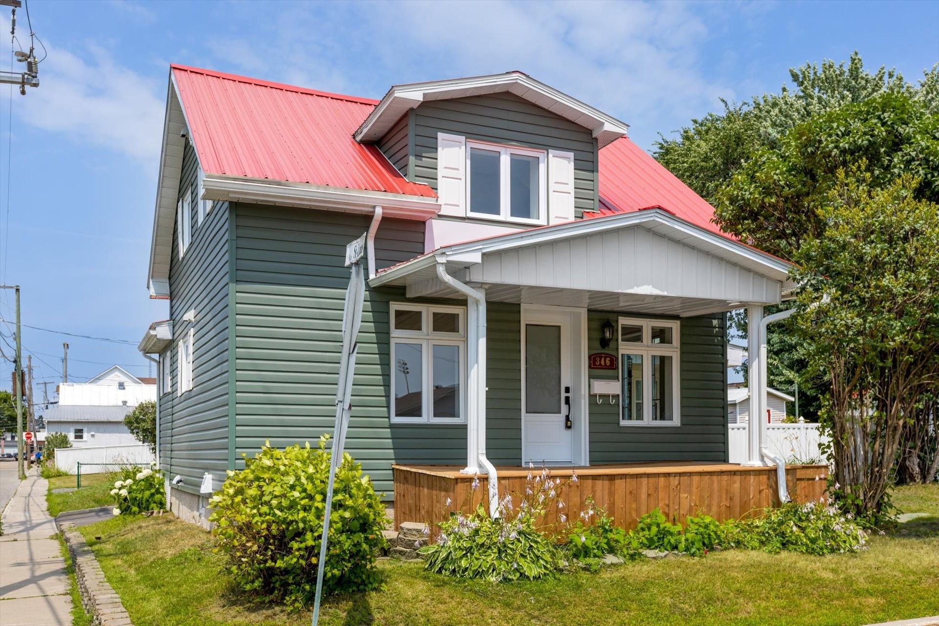 









346


Av. Ste-Dorothée

,
Louiseville,




QC
J5V1R1

