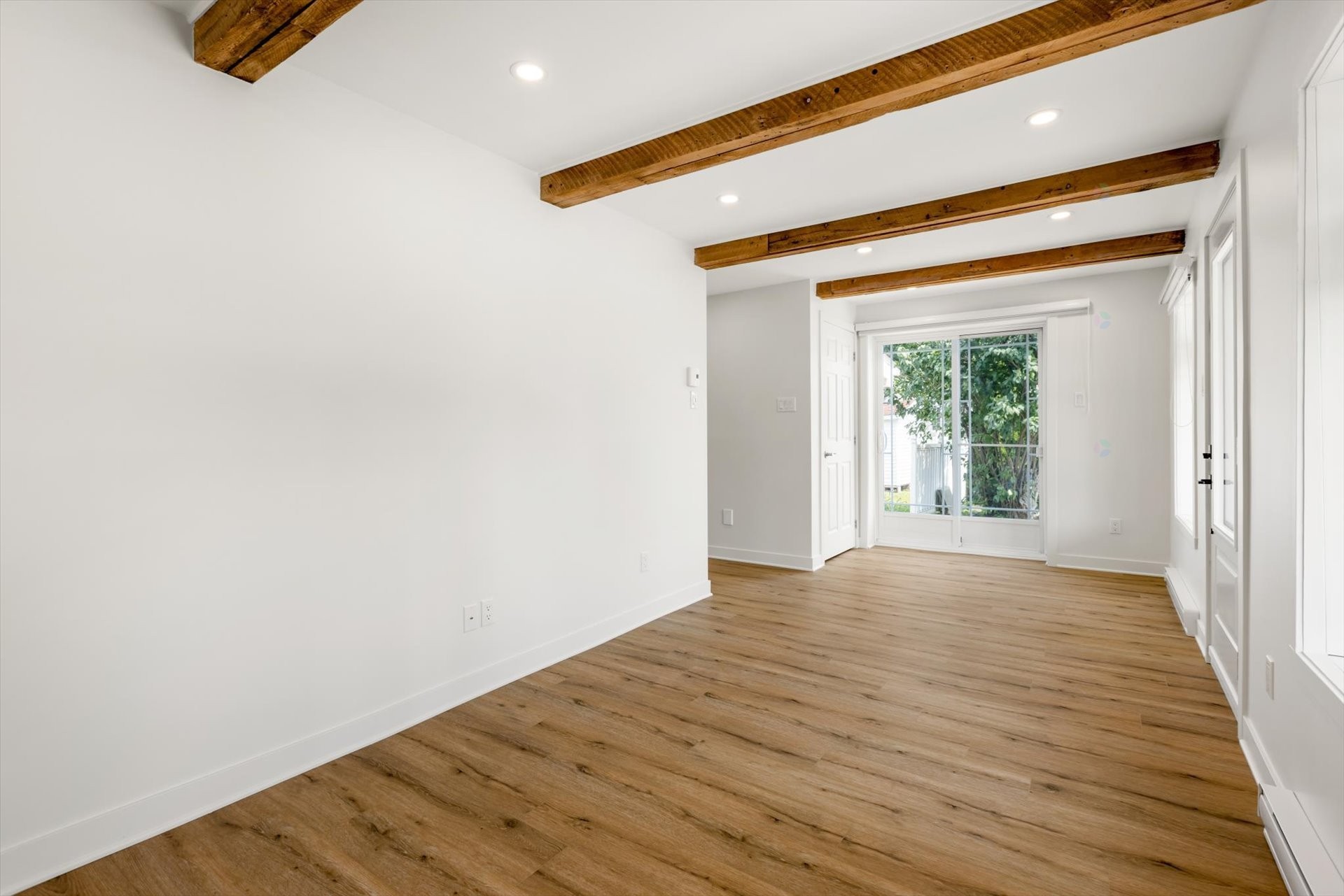 









346


Av. Ste-Dorothée

,
Louiseville,




QC
J5V1R1


