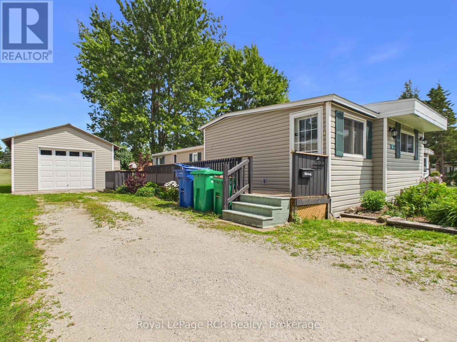 












56 SUSSEX SQUARE

,
Georgian Bluffs,




Ontario
N4K5N5

