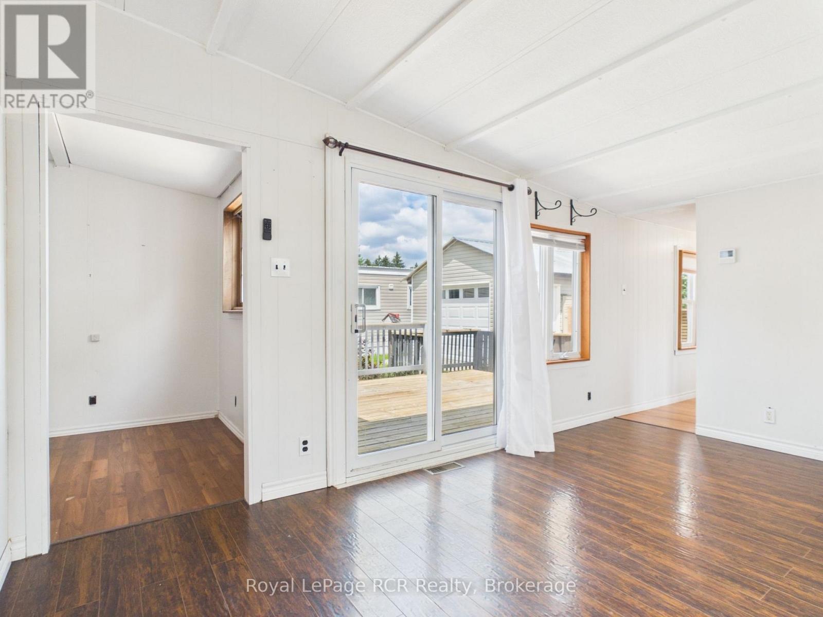 












56 SUSSEX SQUARE

,
Georgian Bluffs,




Ontario
N4K5N5

