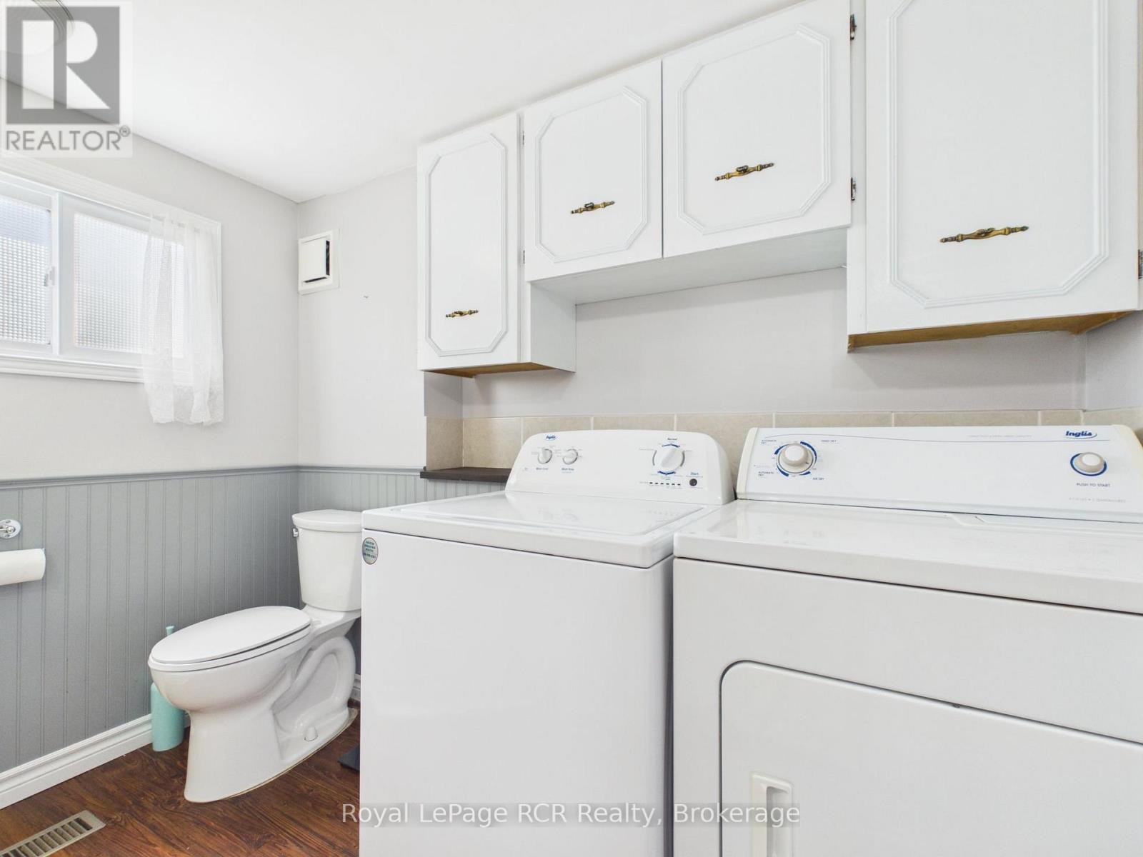 












56 SUSSEX SQUARE

,
Georgian Bluffs,




Ontario
N4K5N5

