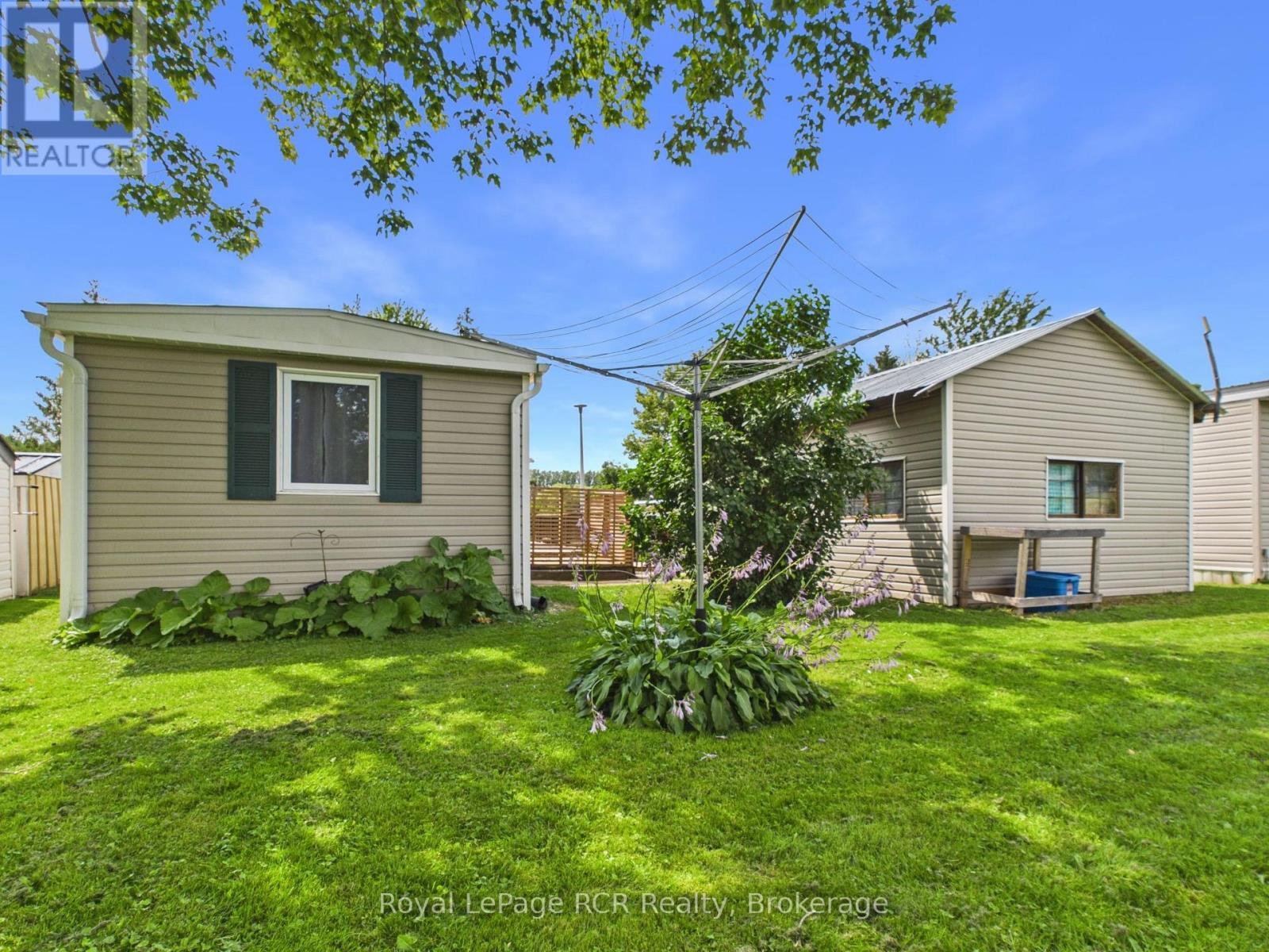 












56 SUSSEX SQUARE

,
Georgian Bluffs,




Ontario
N4K5N5

