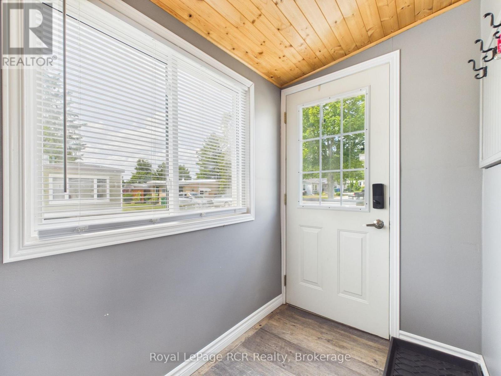 












56 SUSSEX SQUARE

,
Georgian Bluffs,




Ontario
N4K5N5

