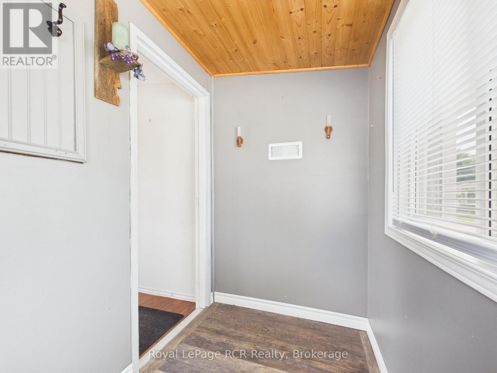 












56 SUSSEX SQUARE

,
Georgian Bluffs,




Ontario
N4K5N5

