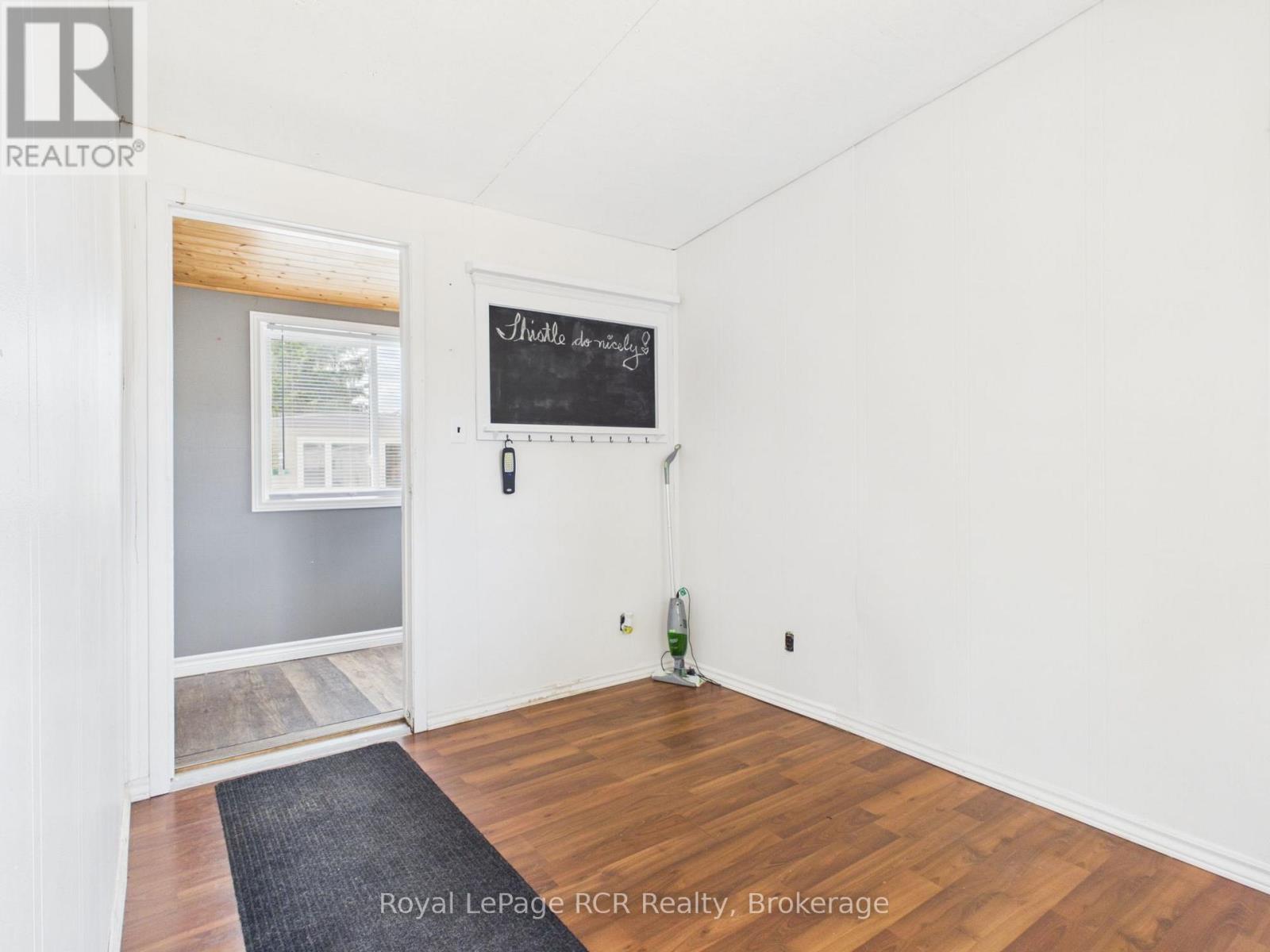 












56 SUSSEX SQUARE

,
Georgian Bluffs,




Ontario
N4K5N5

