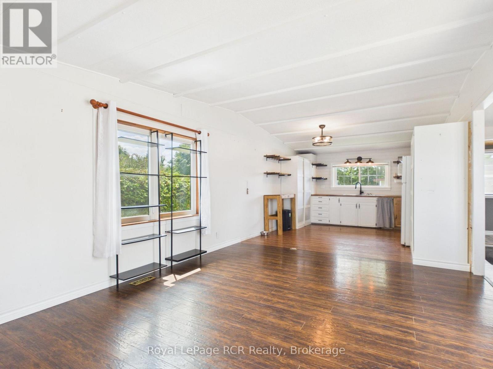 












56 SUSSEX SQUARE

,
Georgian Bluffs,




Ontario
N4K5N5


