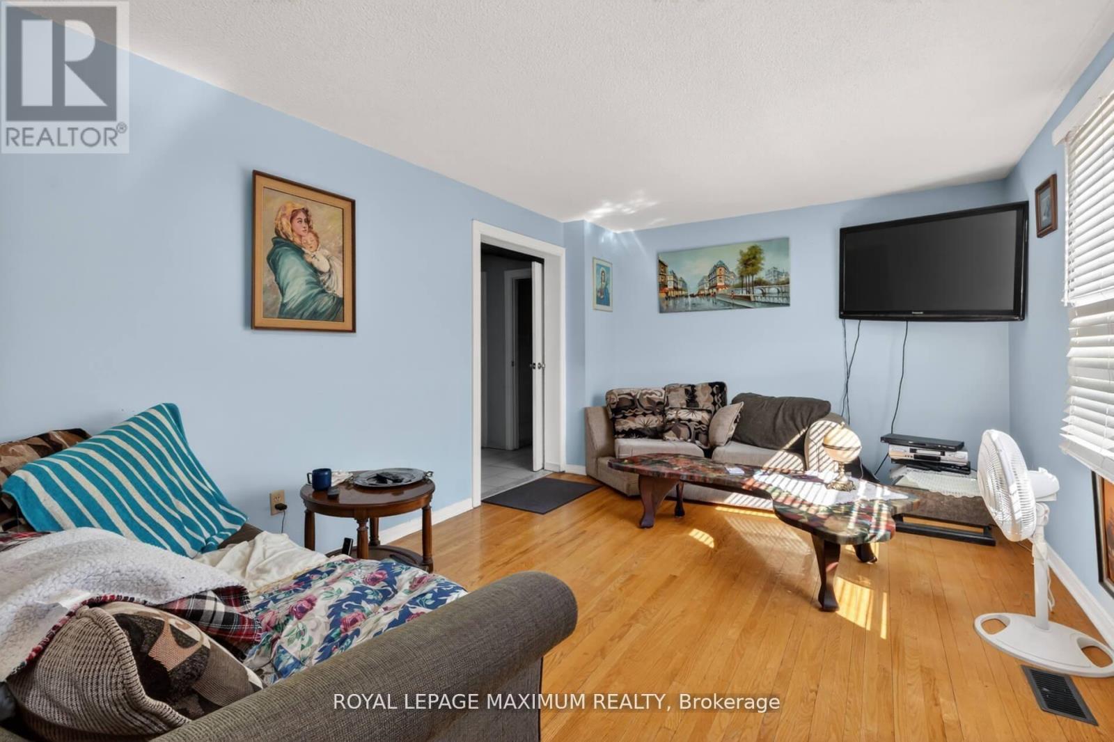 












3 MUZZO COURT

,
Vaughan,




Ontario
L4L3K2

