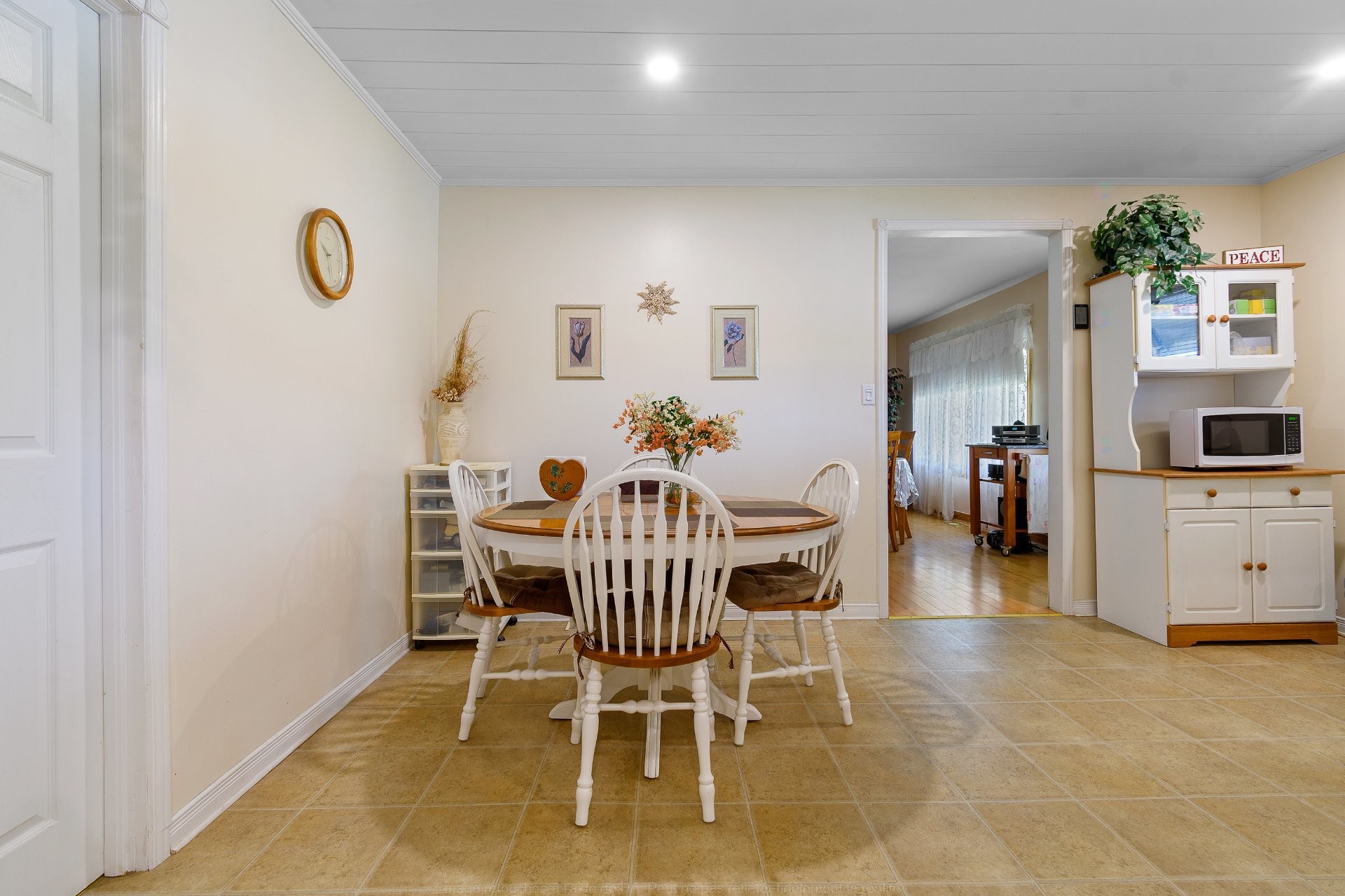 









1064


Route 148

,
Litchfield,




QC
J0X1H0

