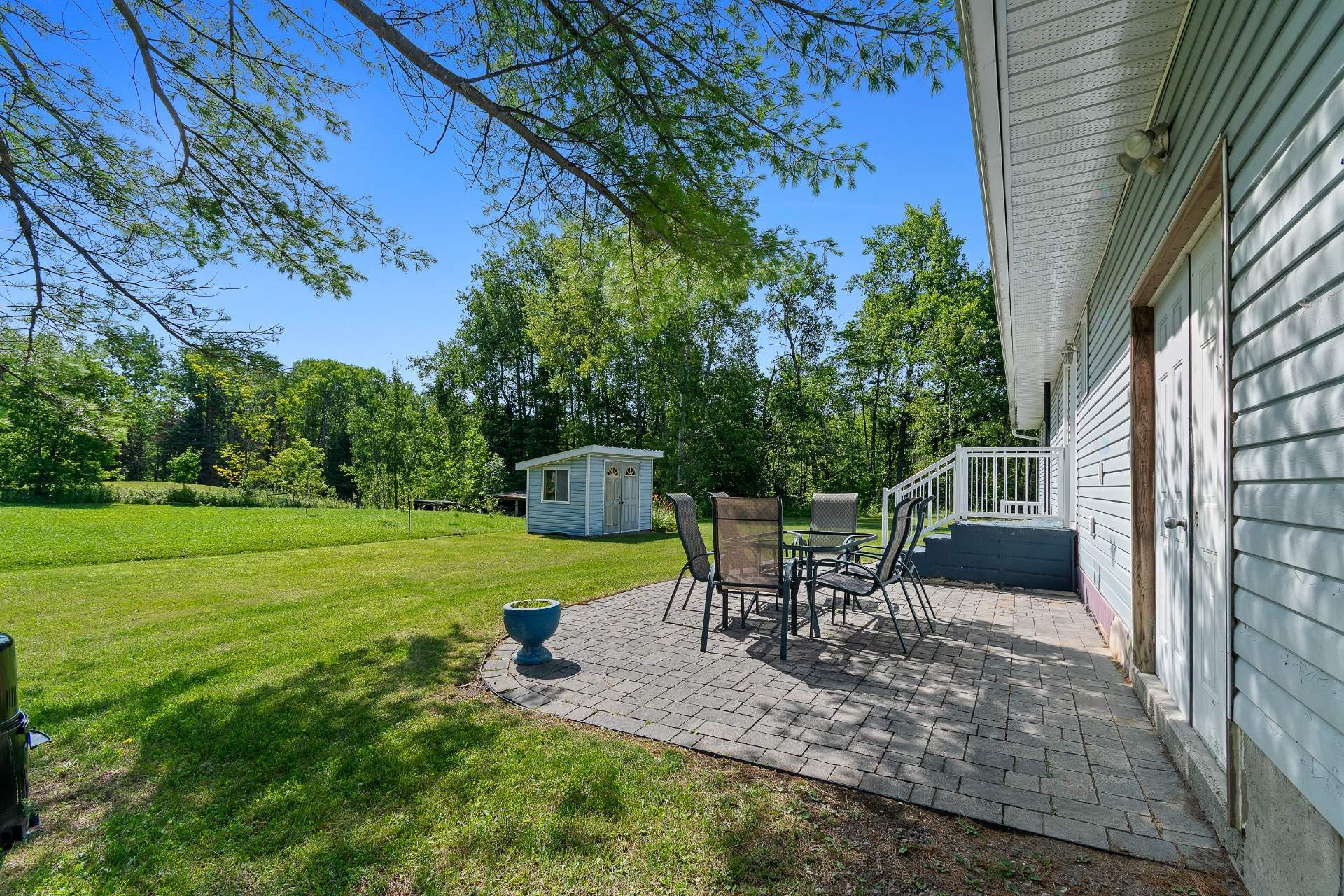 









1064


Route 148

,
Litchfield,




QC
J0X1H0

