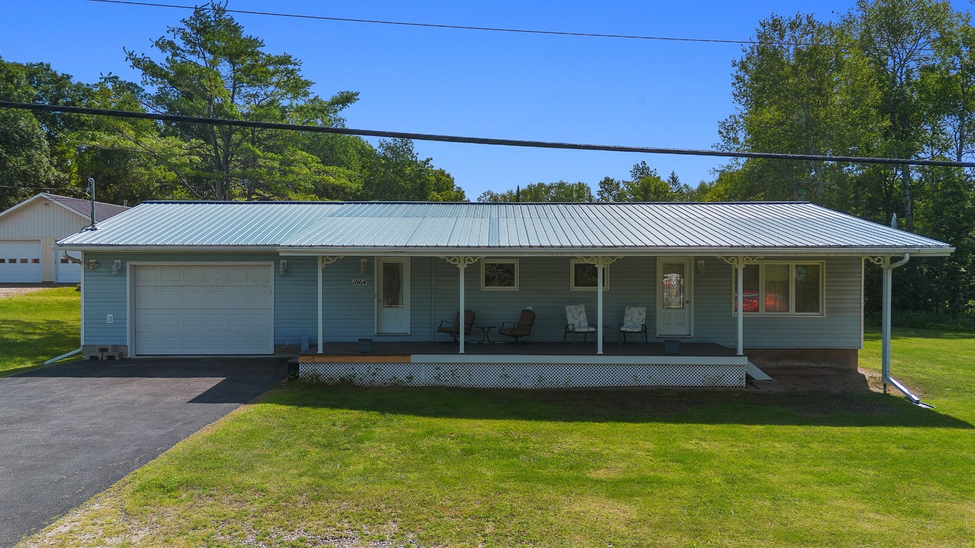 









1064


Route 148

,
Litchfield,




QC
J0X1H0

