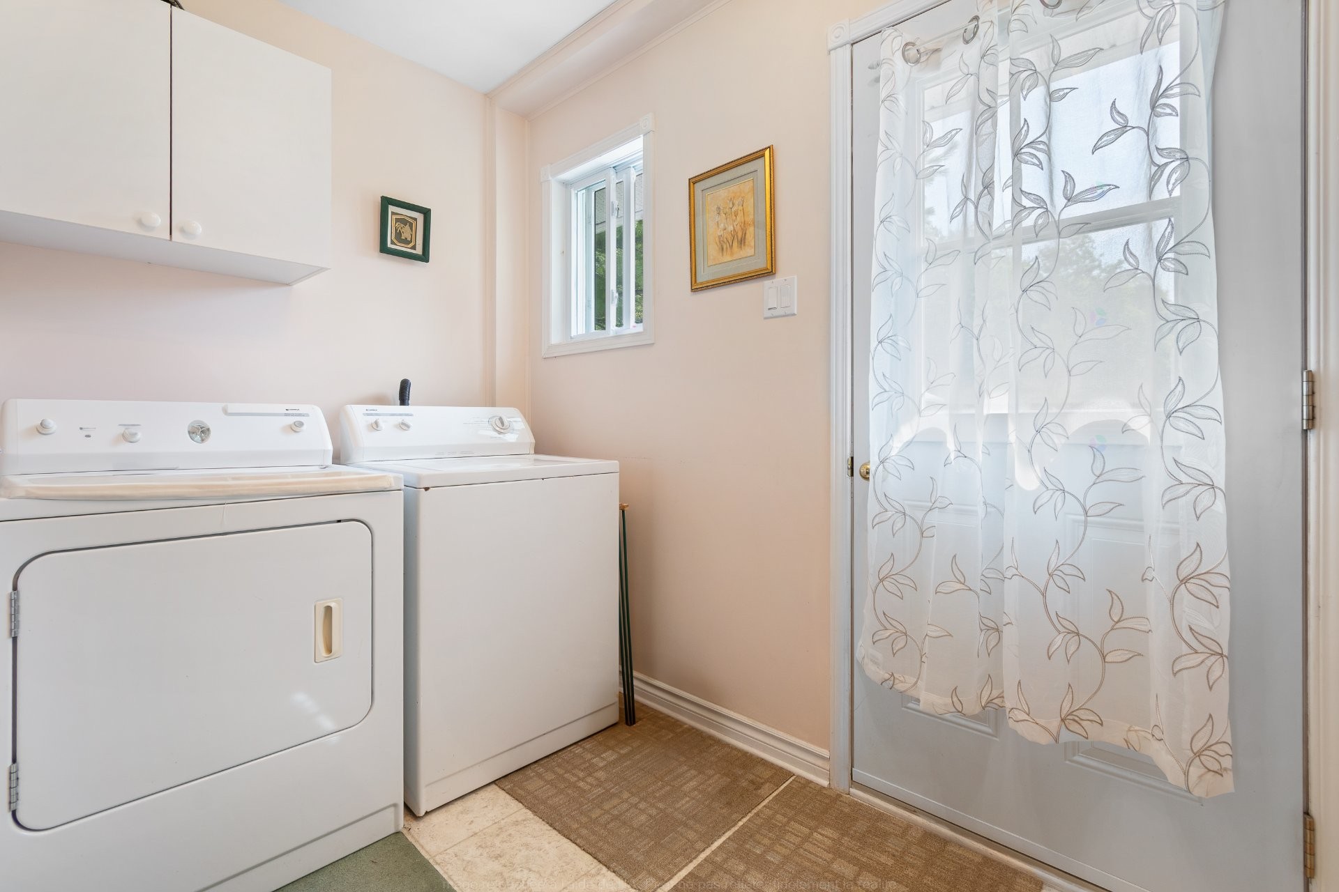 









1064


Route 148

,
Litchfield,




QC
J0X1H0

