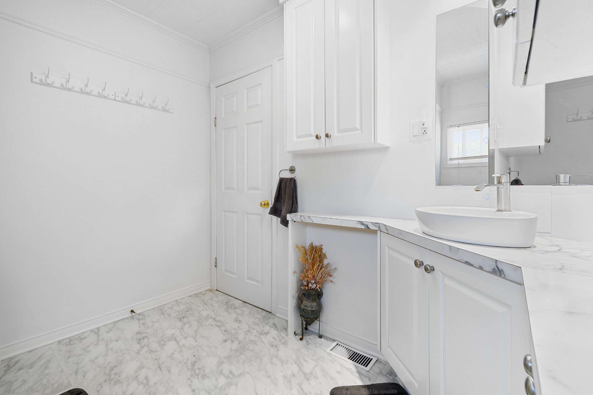 









1064


Route 148

,
Litchfield,




QC
J0X1H0

