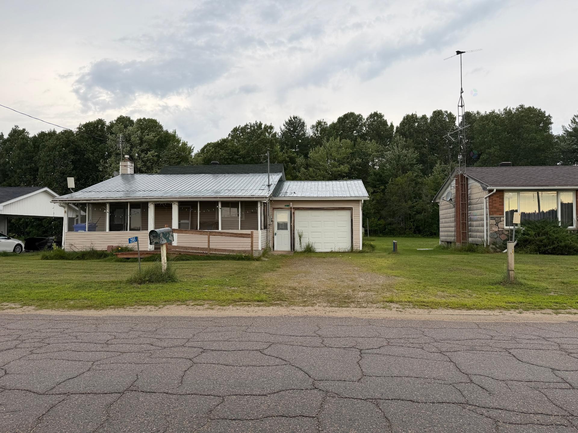 









295


Ch. de la Chute

,
Mansfield-et-Pontefract,




QC
J0X1R0

