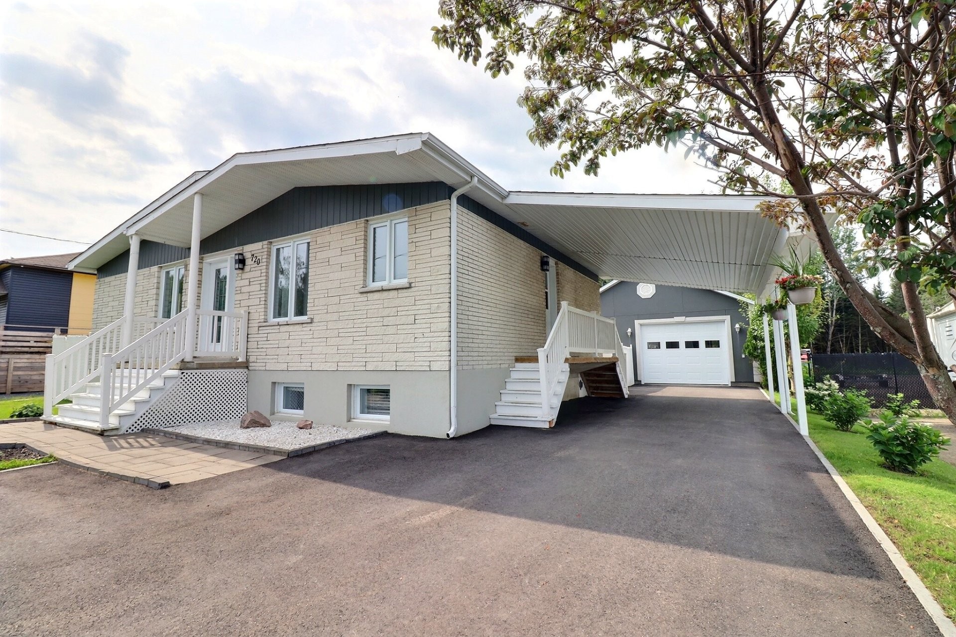 









720


Route du Lac O.

,
Alma,




QC
G8B5V2

