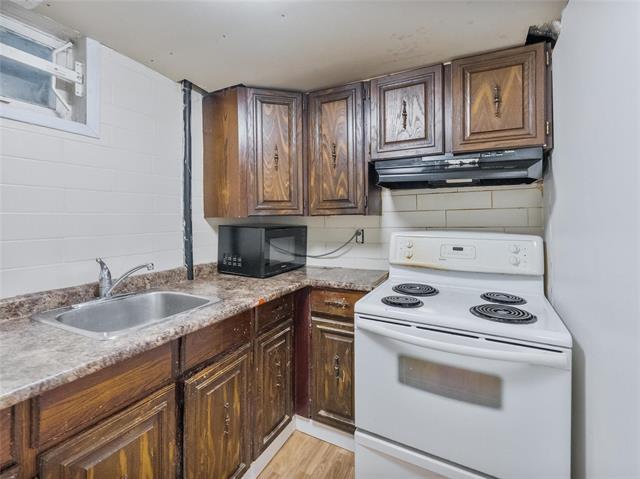 









95


Trafford

PARK,
Winnipeg,




MB
R2M 4B7

