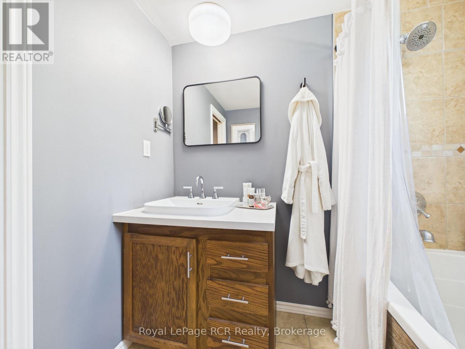 












319370 GREY ROAD 1 ROAD

,
Georgian Bluffs,




Ontario
N0H1S0

