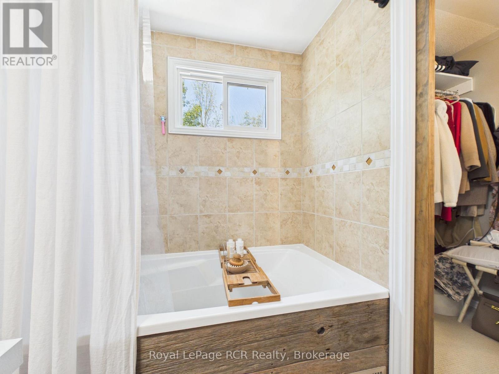 












319370 GREY ROAD 1 ROAD

,
Georgian Bluffs,




Ontario
N0H1S0

