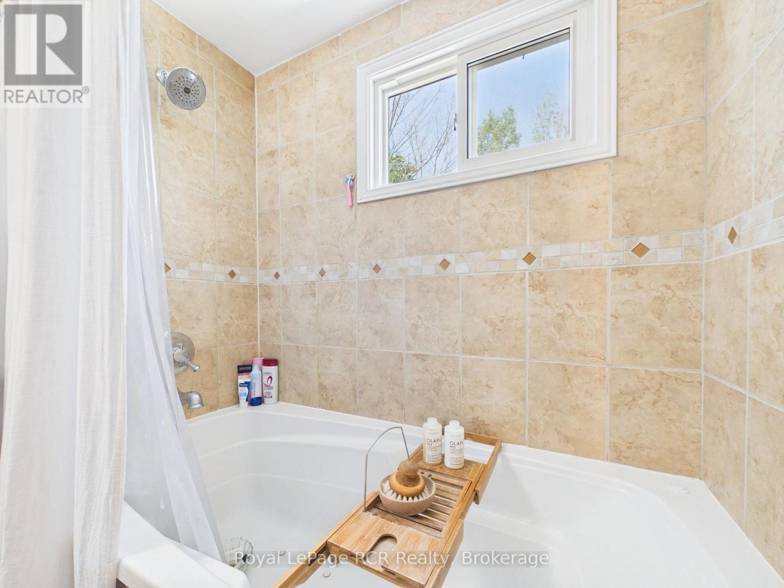 












319370 GREY ROAD 1 ROAD

,
Georgian Bluffs,




Ontario
N0H1S0


