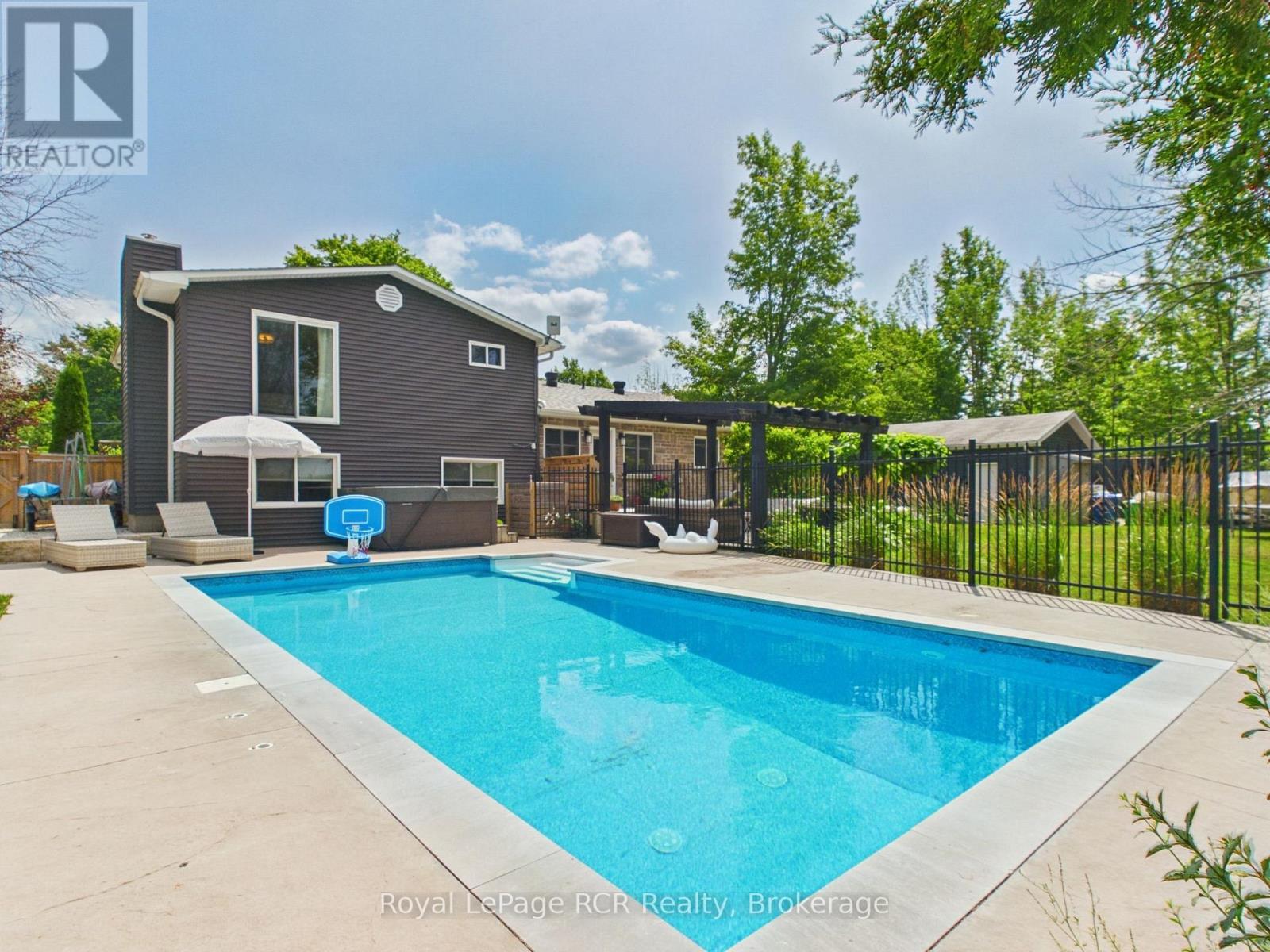 












319370 GREY ROAD 1 ROAD

,
Georgian Bluffs,




Ontario
N0H1S0

