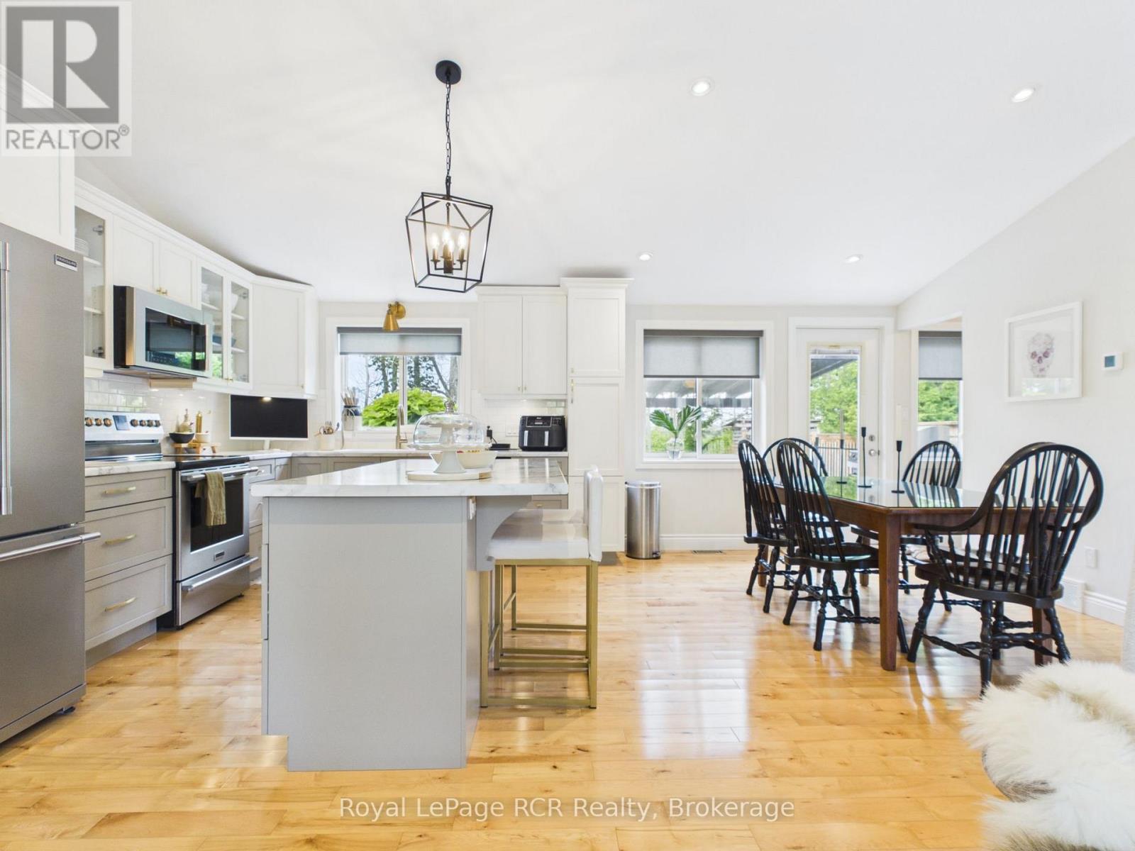 












319370 GREY ROAD 1 ROAD

,
Georgian Bluffs,




Ontario
N0H1S0

