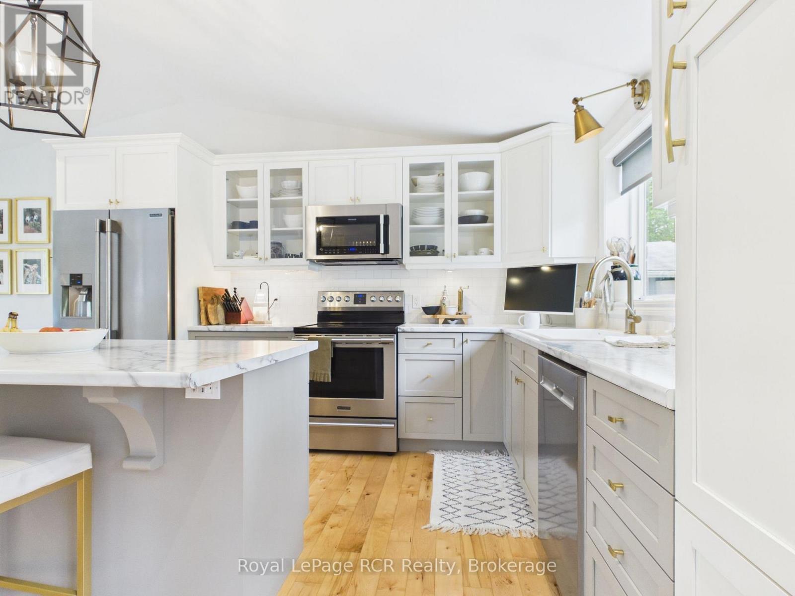 












319370 GREY ROAD 1 ROAD

,
Georgian Bluffs,




Ontario
N0H1S0

