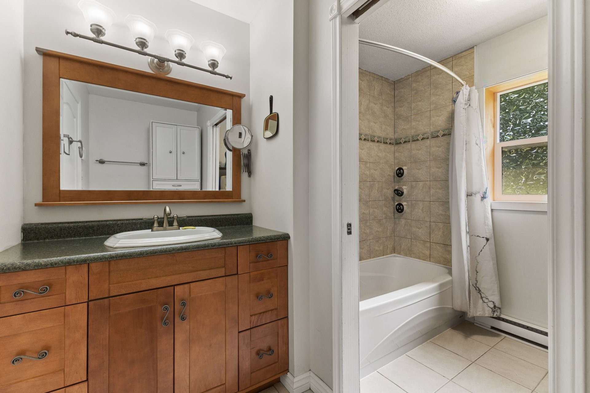 









34


Rue Luc-Charron

,
Cantley,




QC
J8V3M5

