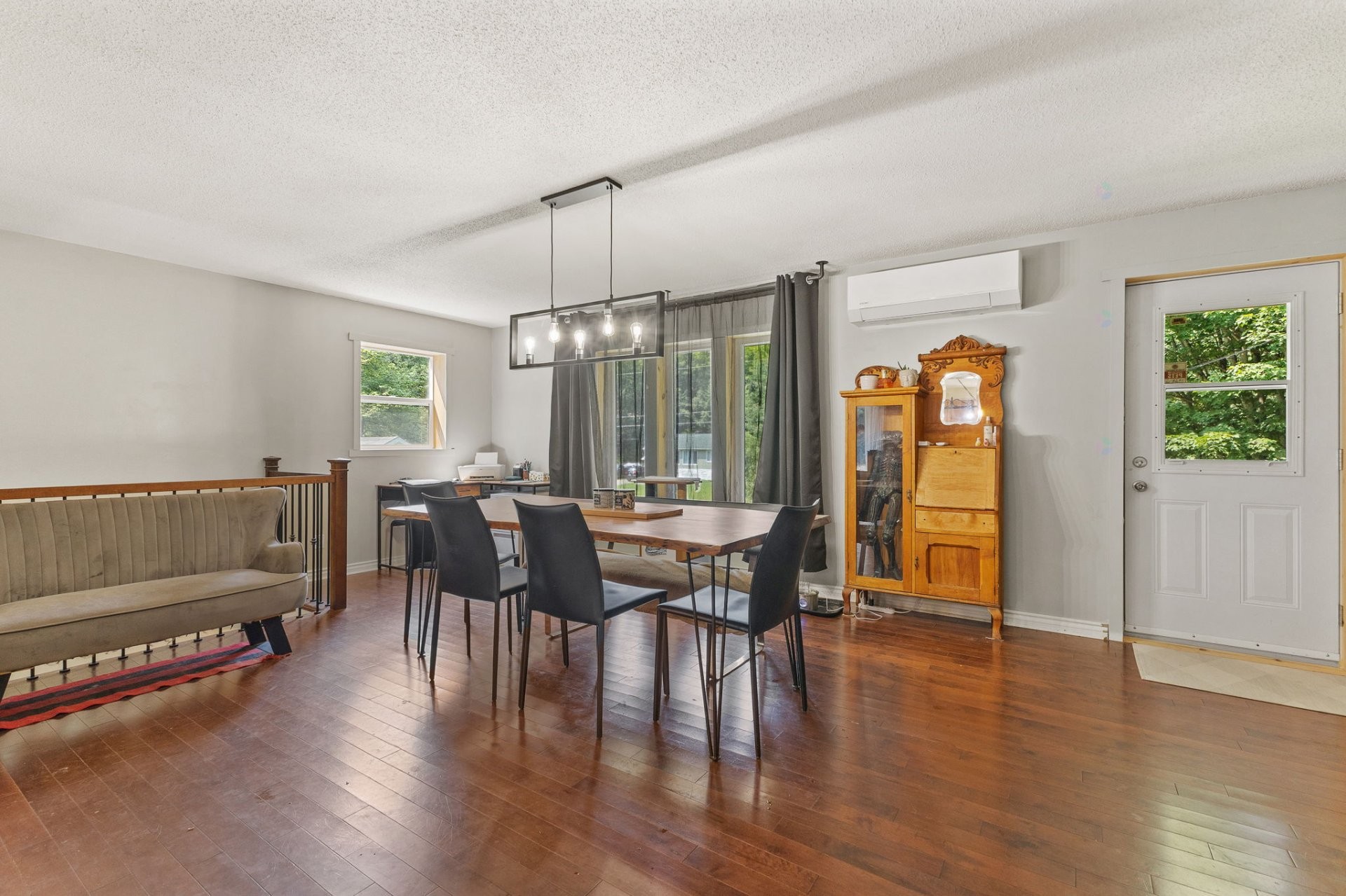 









34


Rue Luc-Charron

,
Cantley,




QC
J8V3M5

