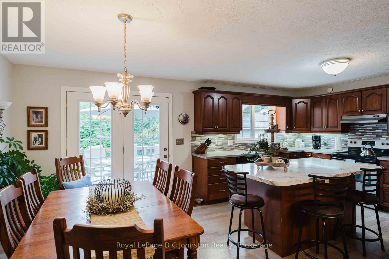












103 GRENVILLE STREET N

,
Saugeen Shores,




Ontario
N0H2L0

