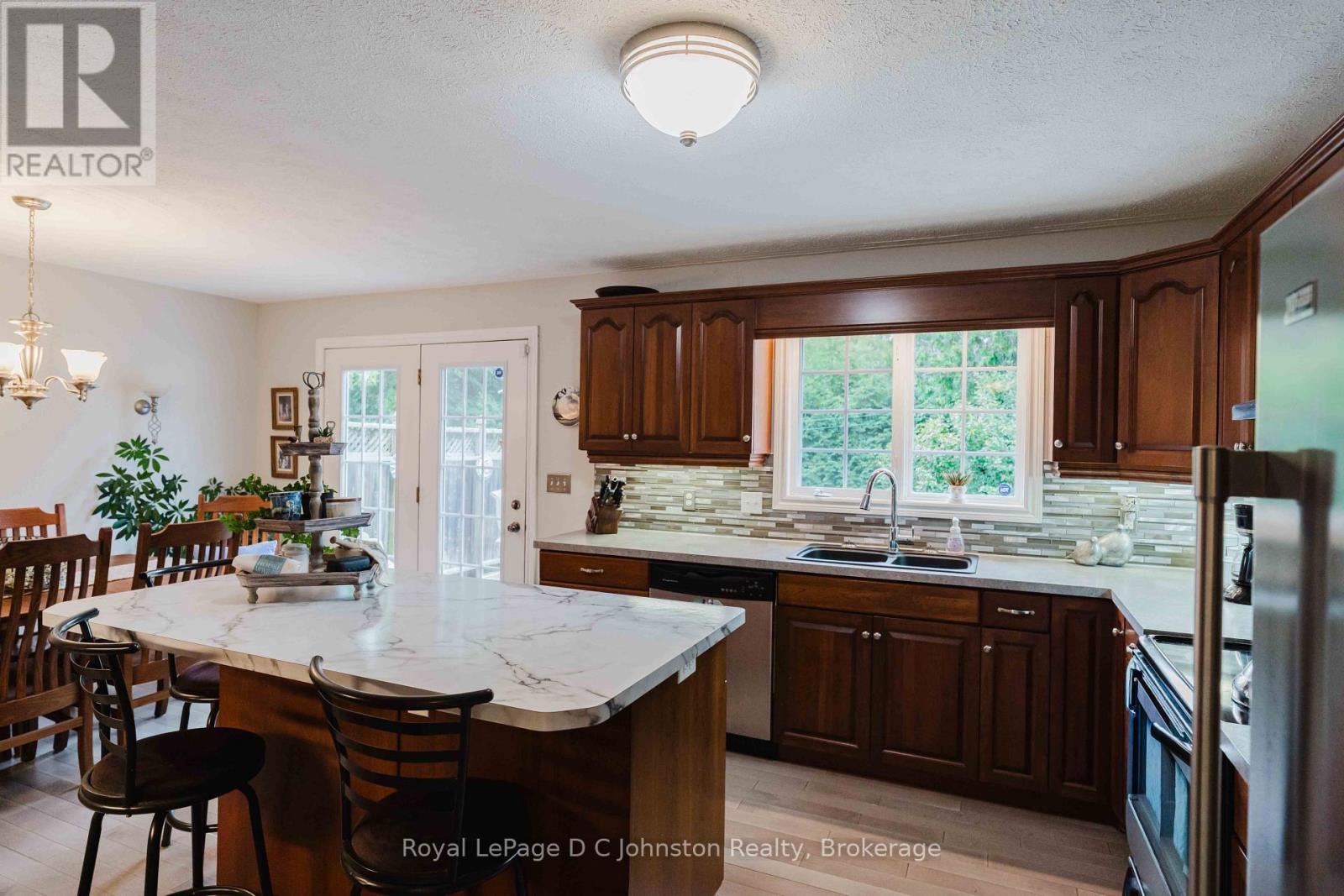 












103 GRENVILLE STREET N

,
Saugeen Shores,




Ontario
N0H2L0

