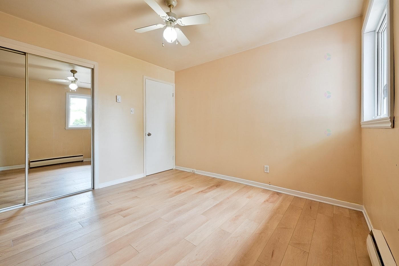 









1121


Rue Hart

,
Longueuil (Greenfield Park),




QC
J4V1J1

