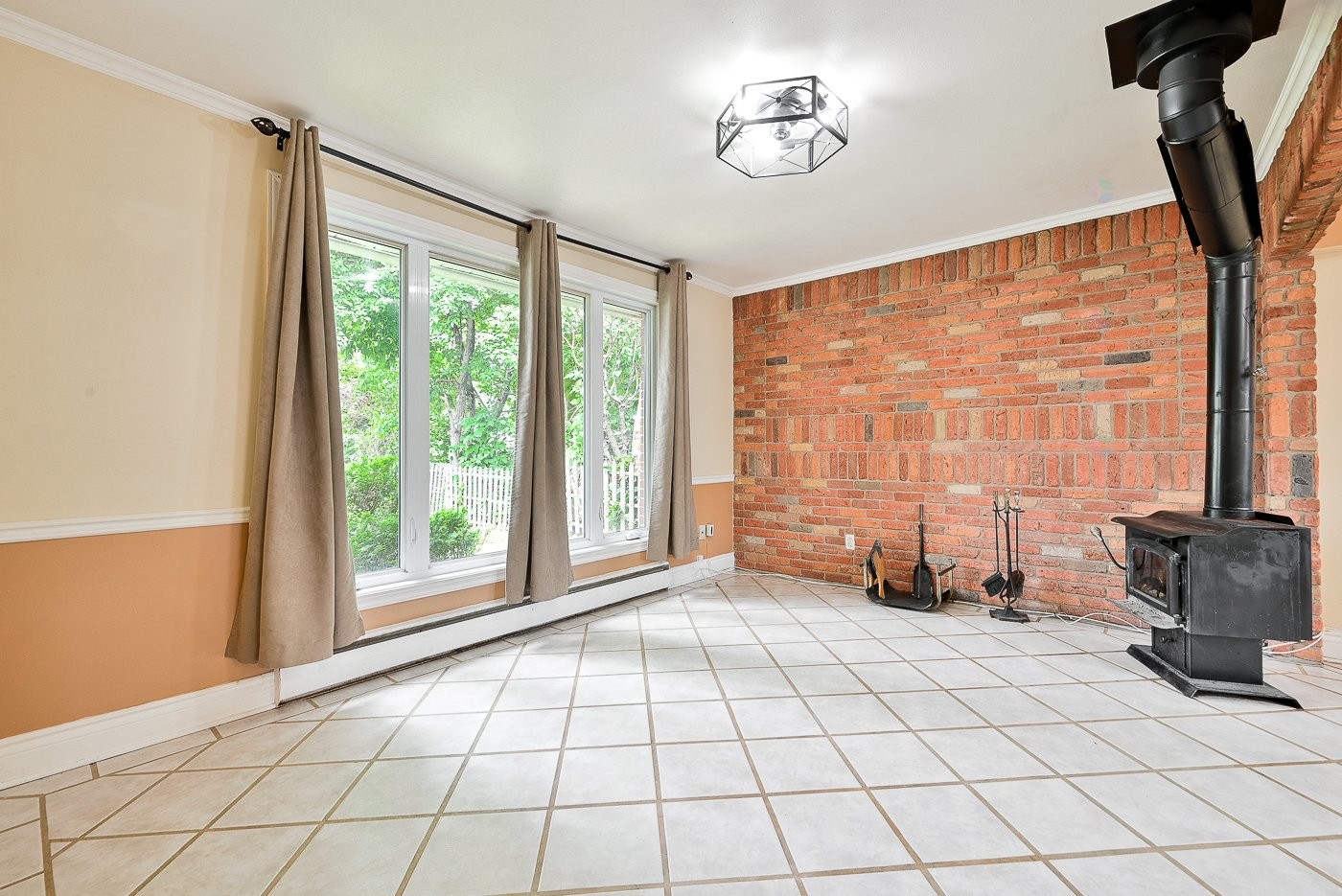 









1121


Rue Hart

,
Longueuil (Greenfield Park),




QC
J4V1J1

