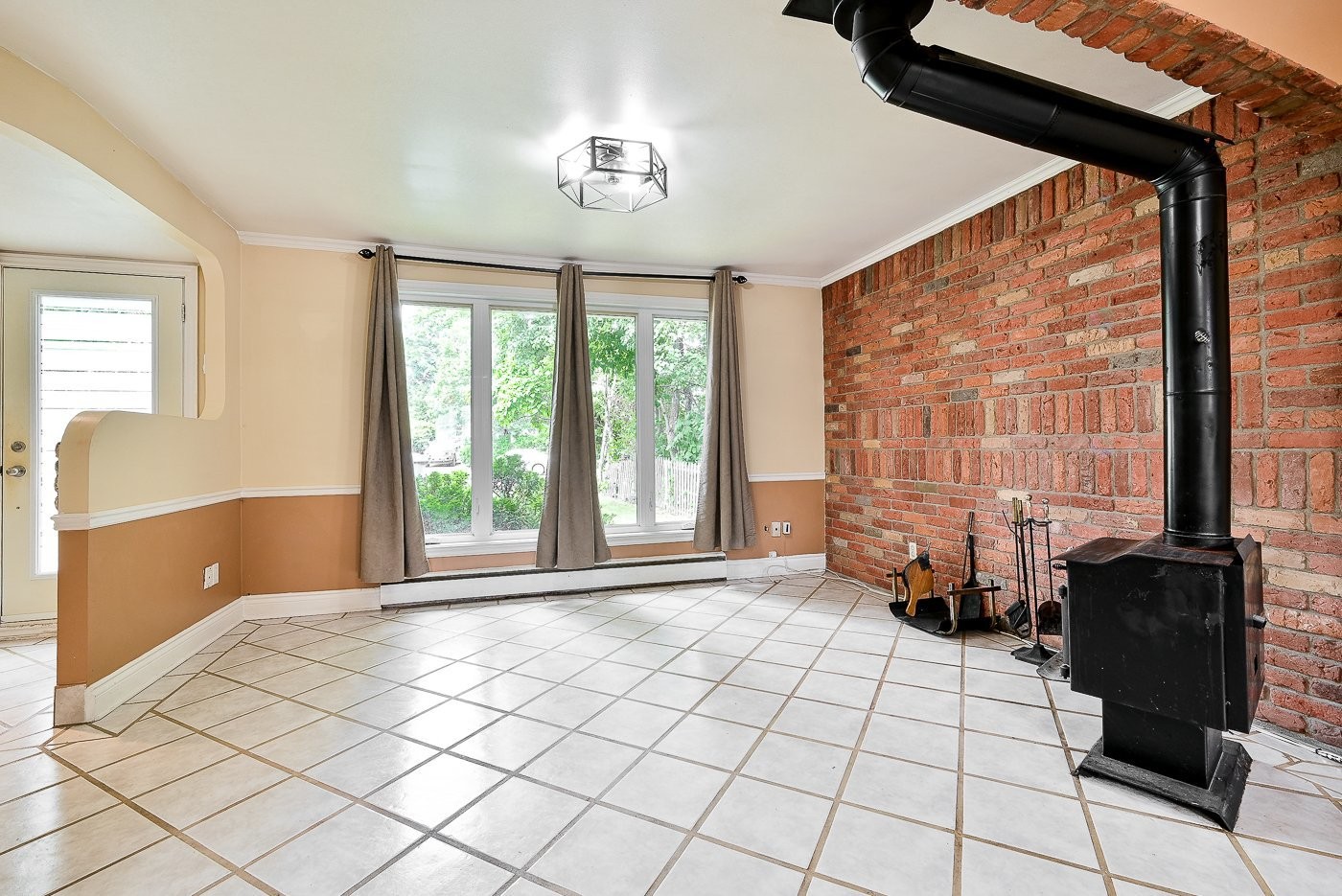 









1121


Rue Hart

,
Longueuil (Greenfield Park),




QC
J4V1J1


