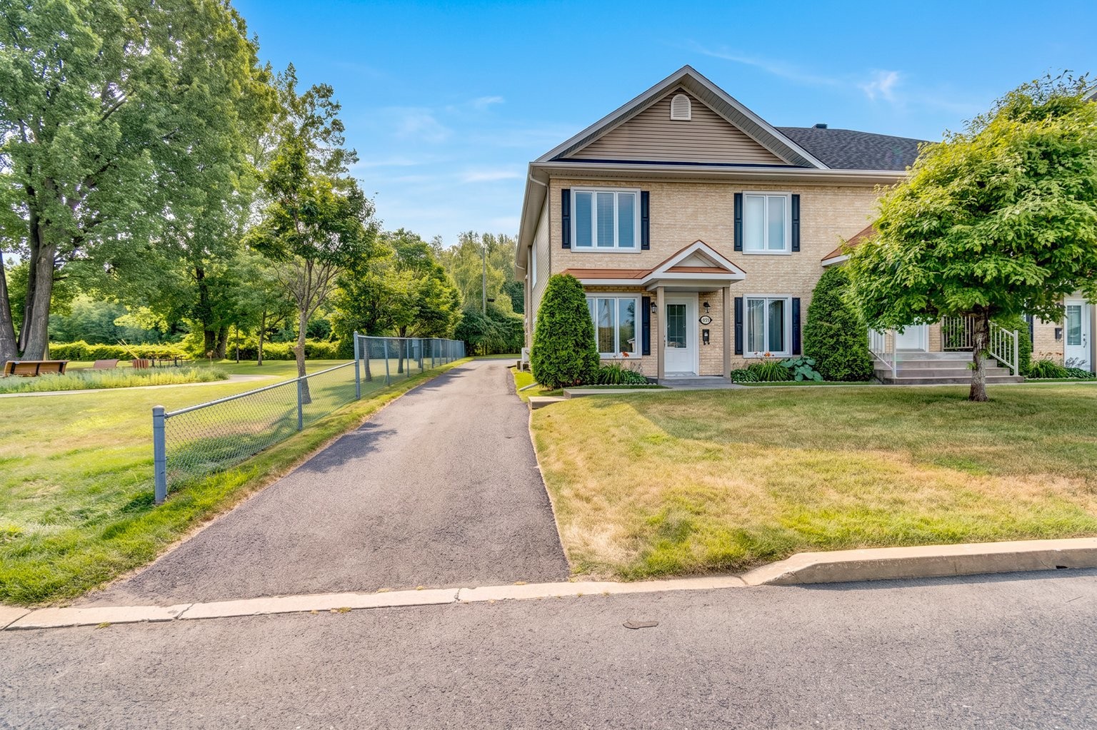









884


Rue des Sarcelles

,
Contrecoeur,




QC
J0L1C0

