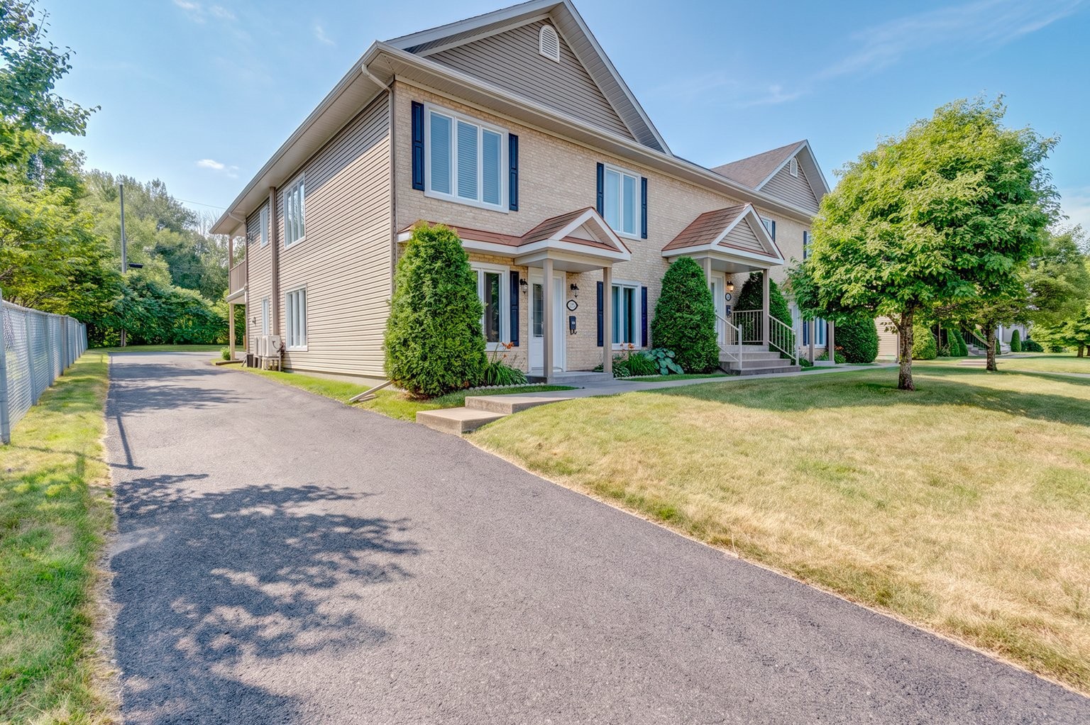 









884


Rue des Sarcelles

,
Contrecoeur,




QC
J0L1C0

